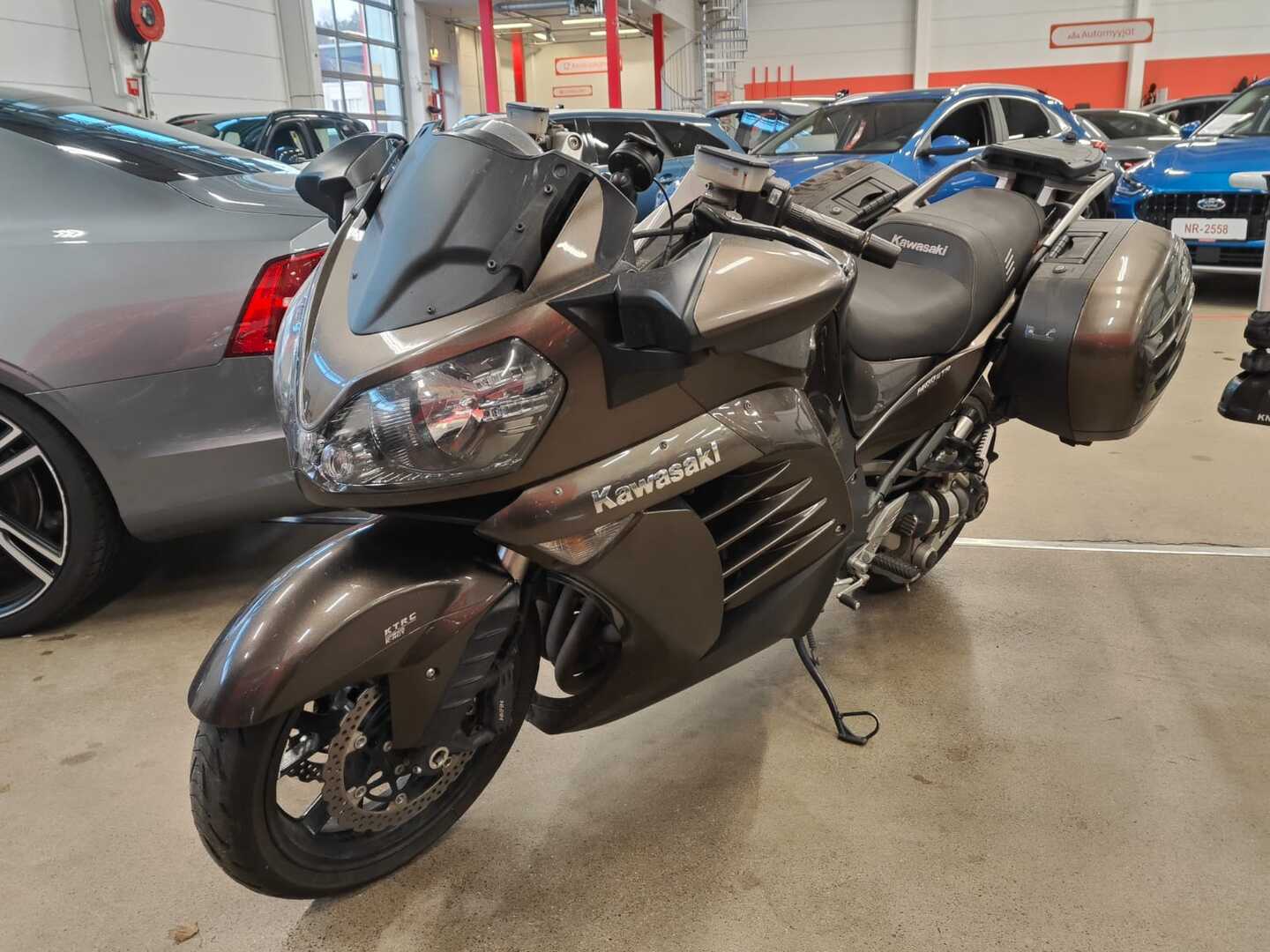 KAWASAKI GTR 2011