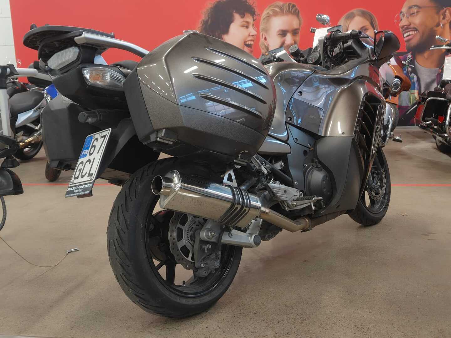 KAWASAKI GTR 2011