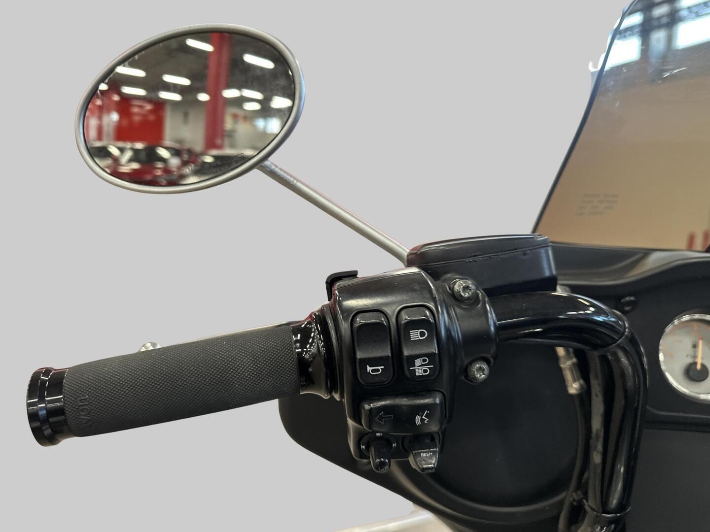 HARLEY-DAVIDSON Touring 2014