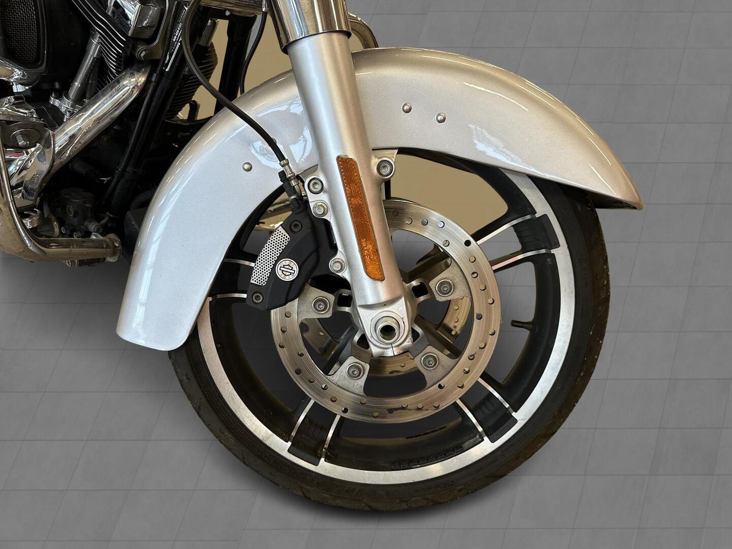 HARLEY-DAVIDSON Touring 2014