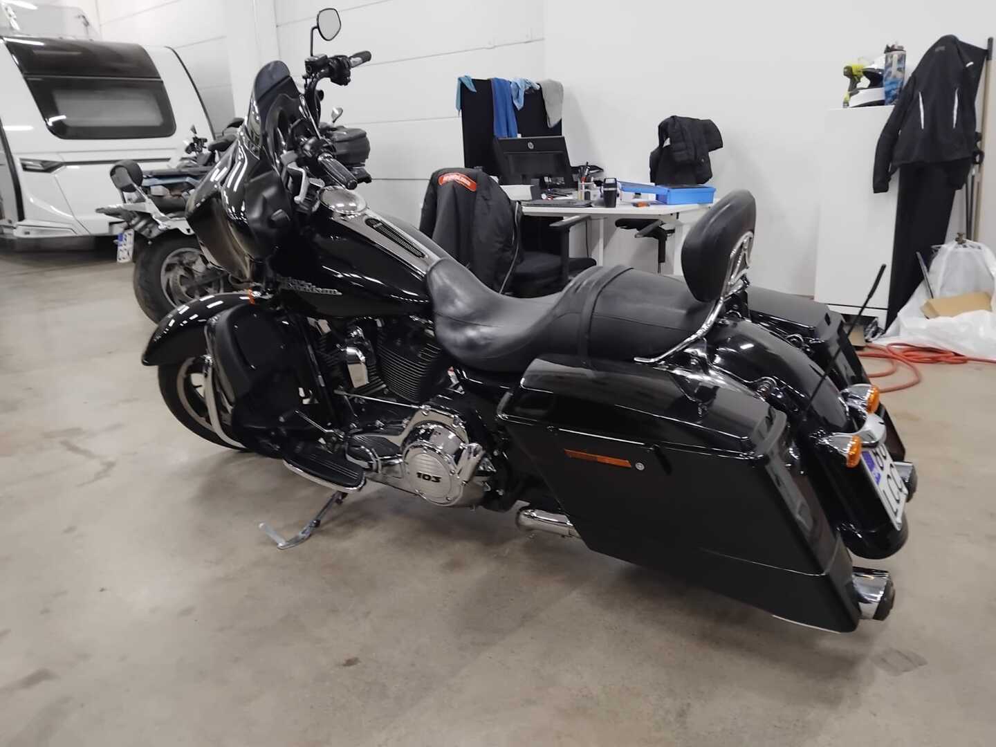 HARLEY-DAVIDSON TOURING 2011