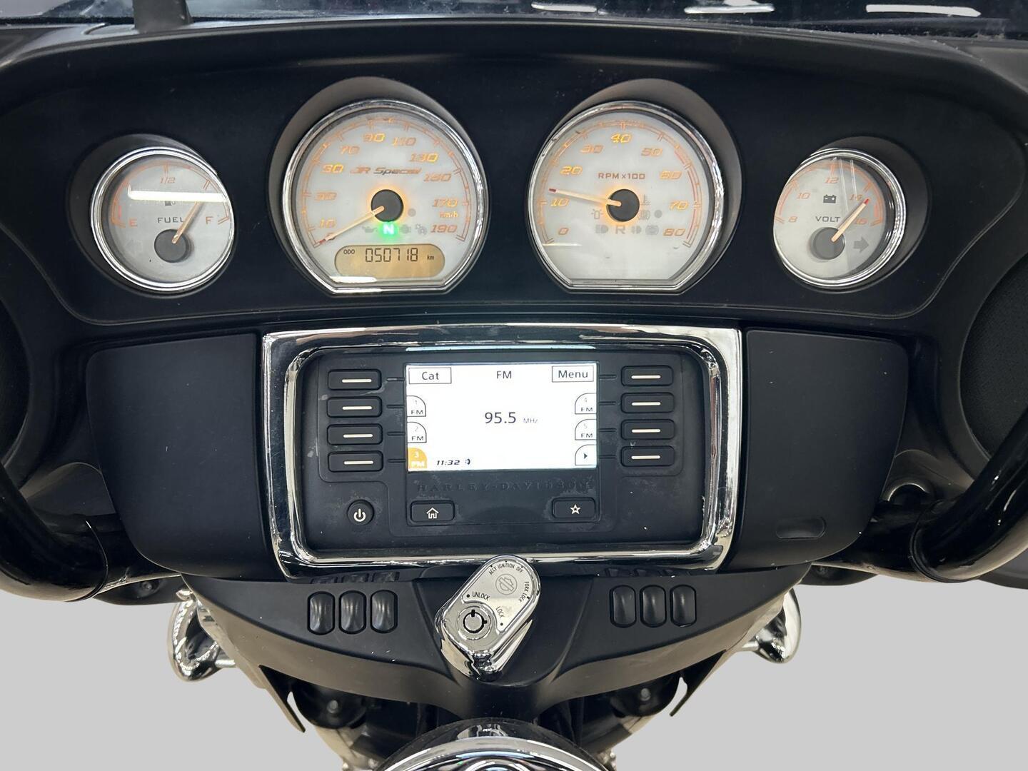 HARLEY-DAVIDSON TOURING 2014