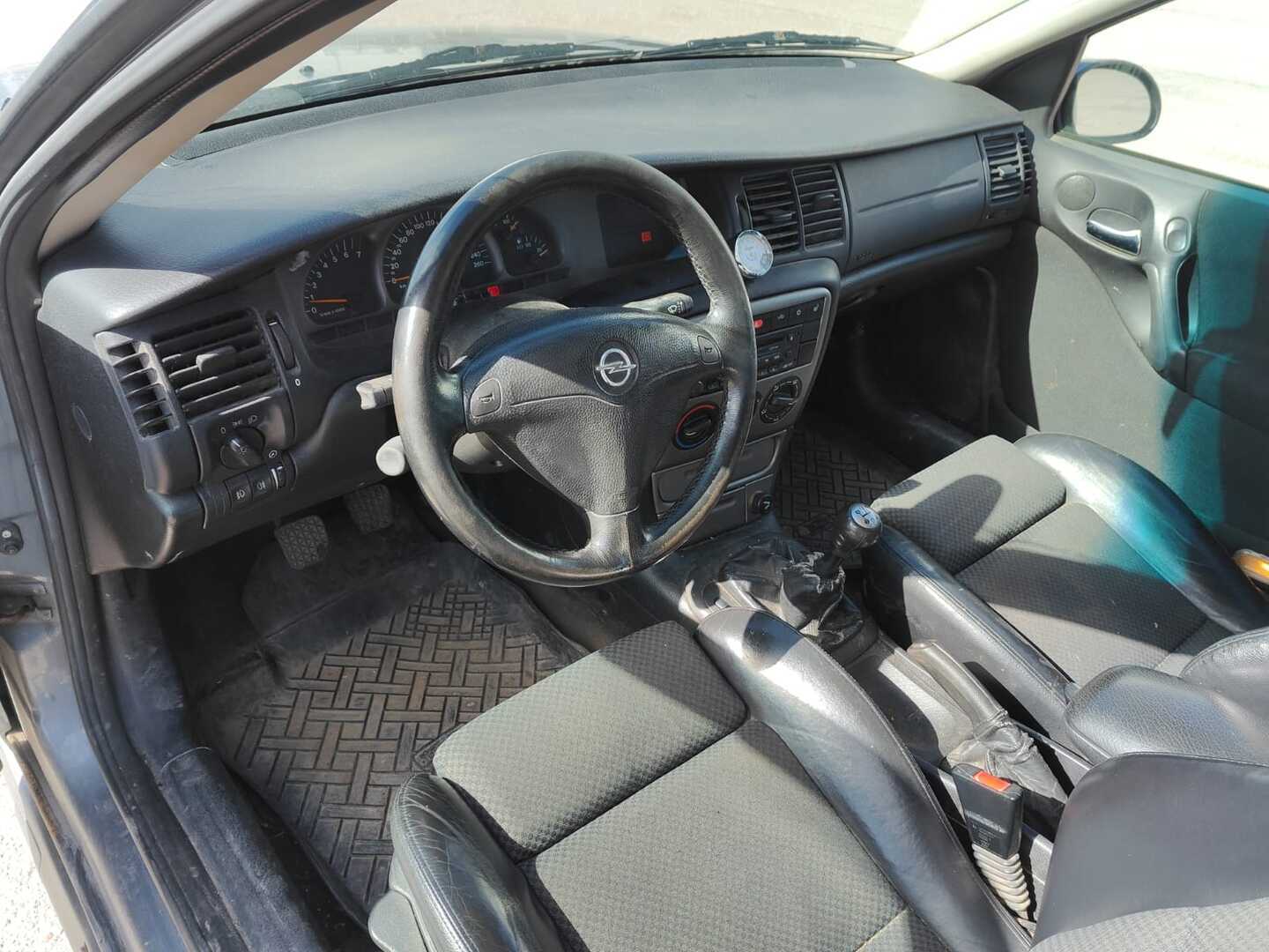 OPEL Vectra 2001