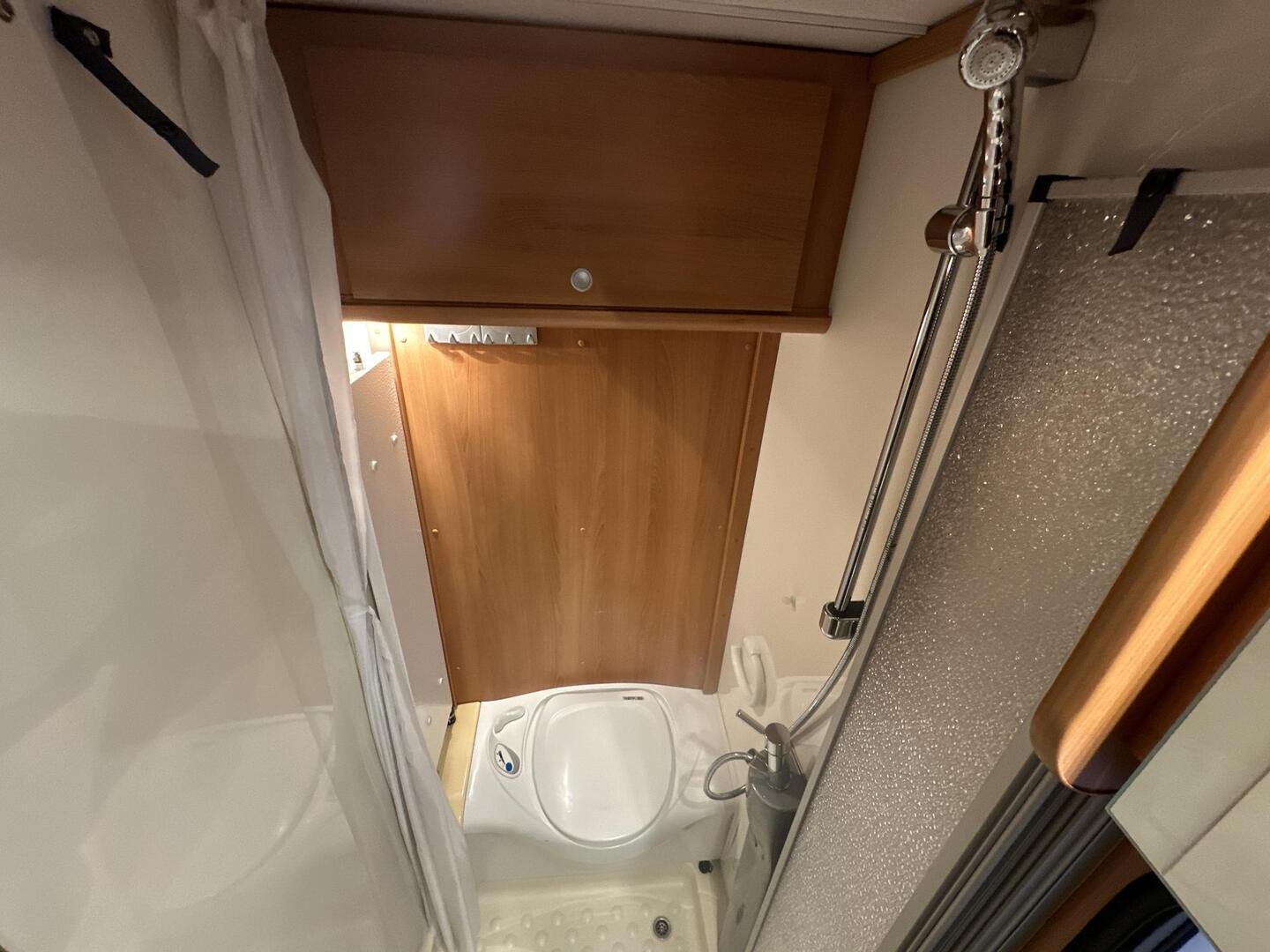 DETHLEFFS ADVANTAGE T 6501 B 2009