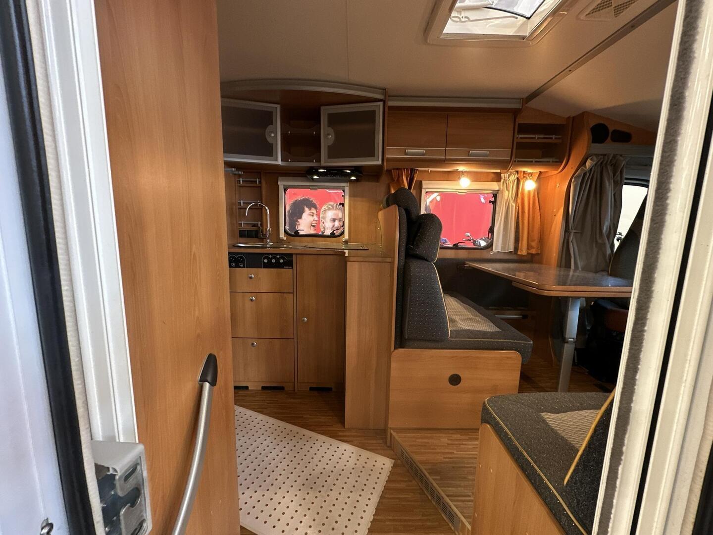 DETHLEFFS ADVANTAGE T 6501 B 2009