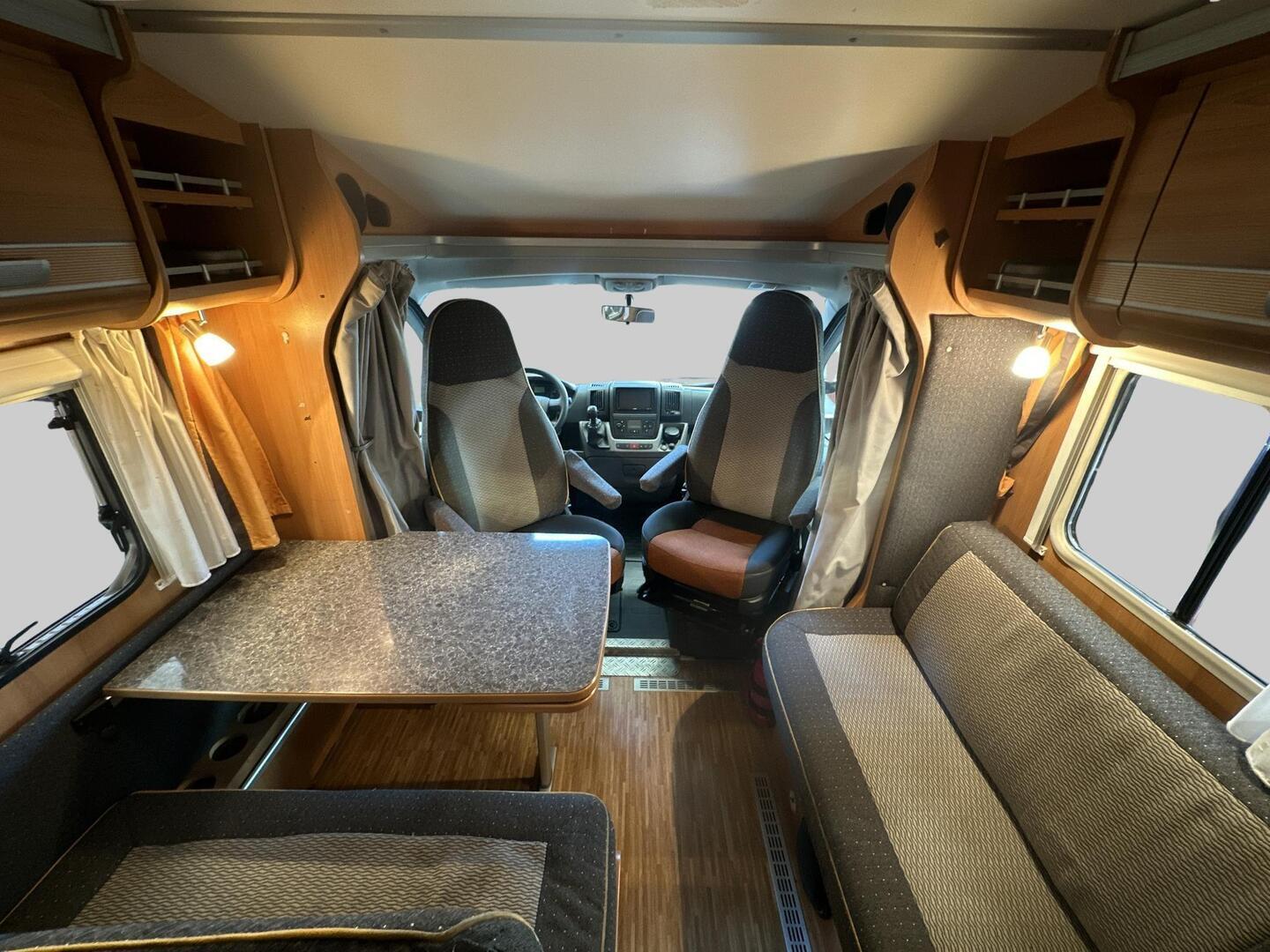 DETHLEFFS ADVANTAGE T 6501 B 2009