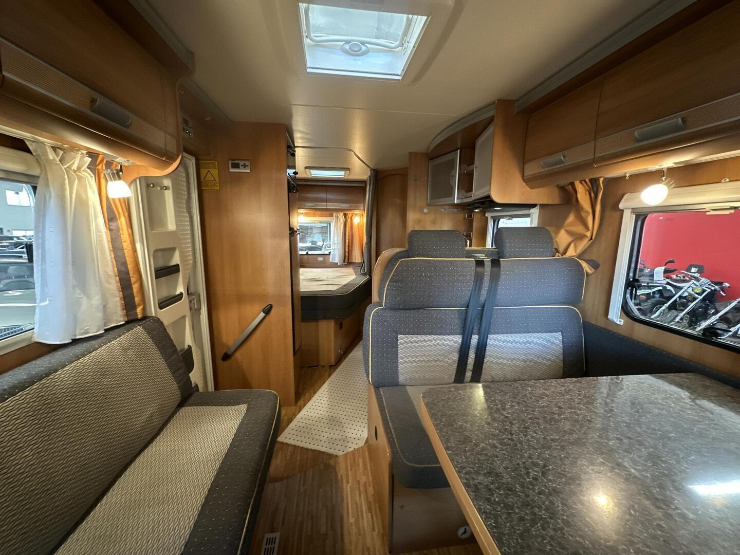 DETHLEFFS ADVANTAGE T 6501 B 2009