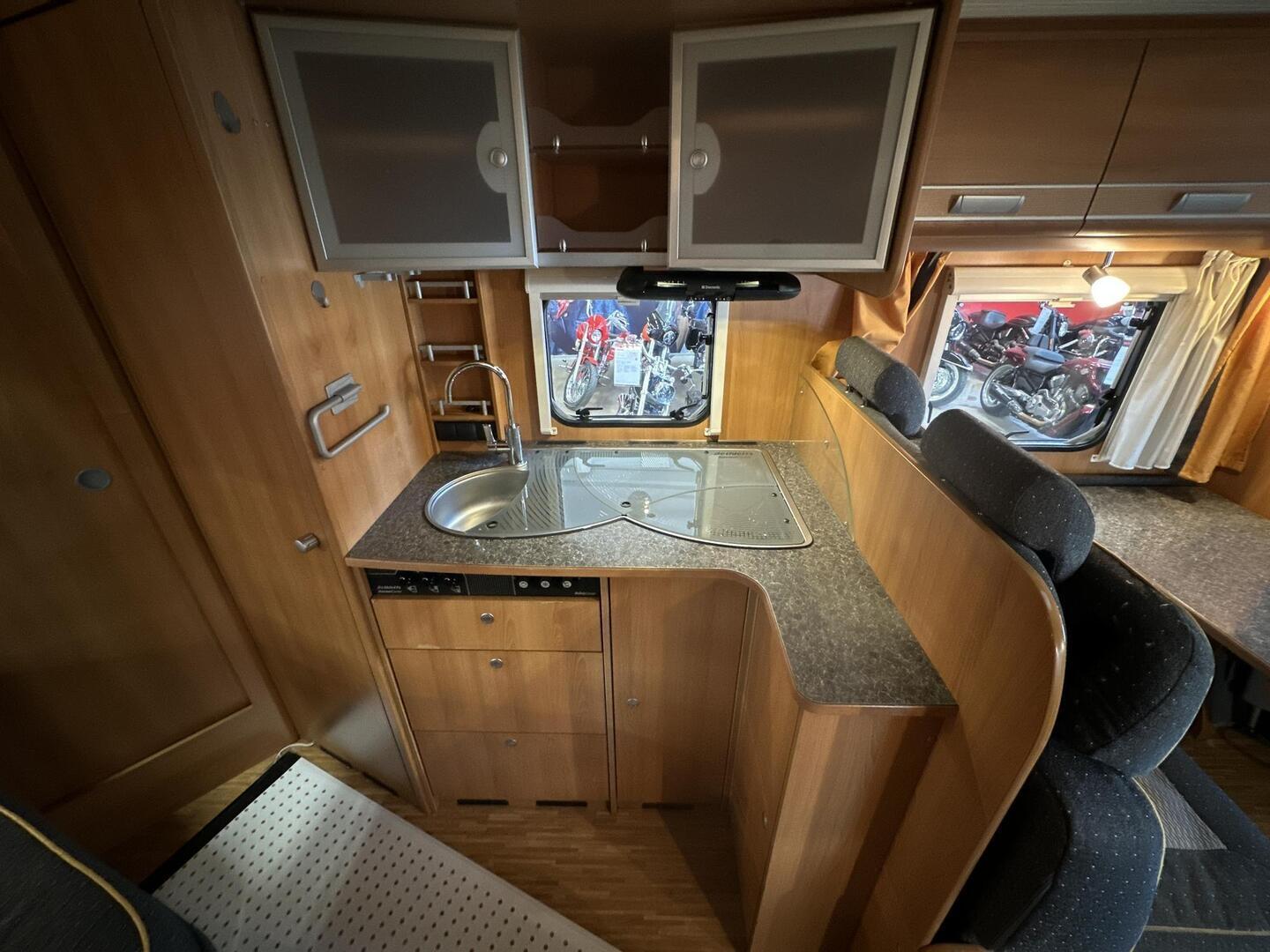 DETHLEFFS ADVANTAGE T 6501 B 2009