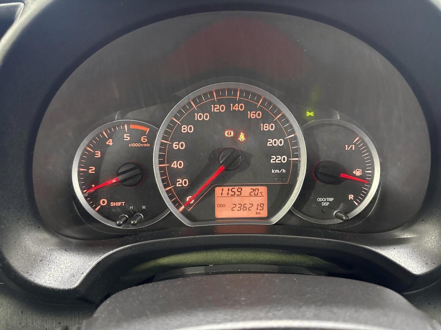 TOYOTA Yaris 2012
