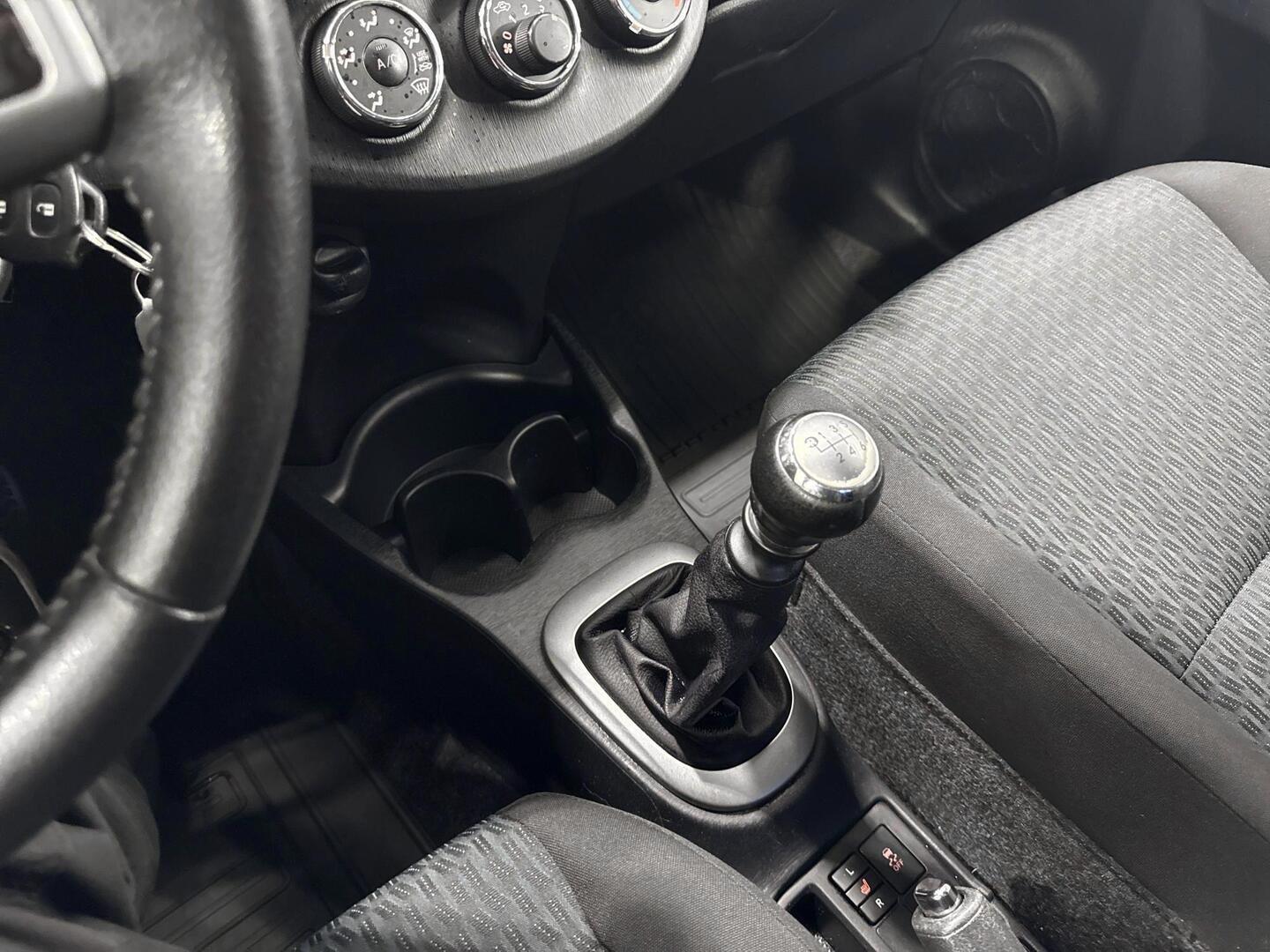 TOYOTA Yaris 2012