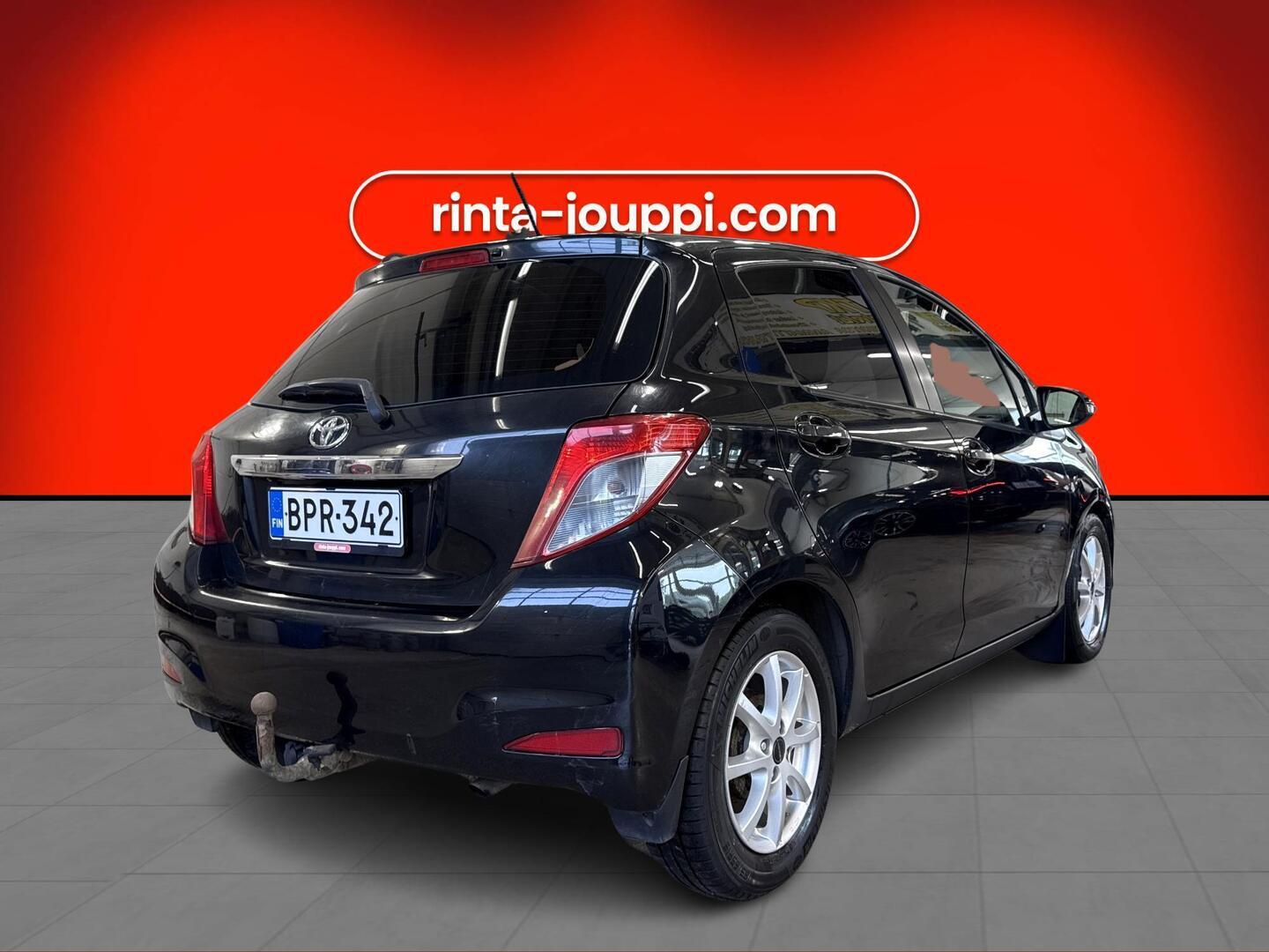 TOYOTA Yaris 2012