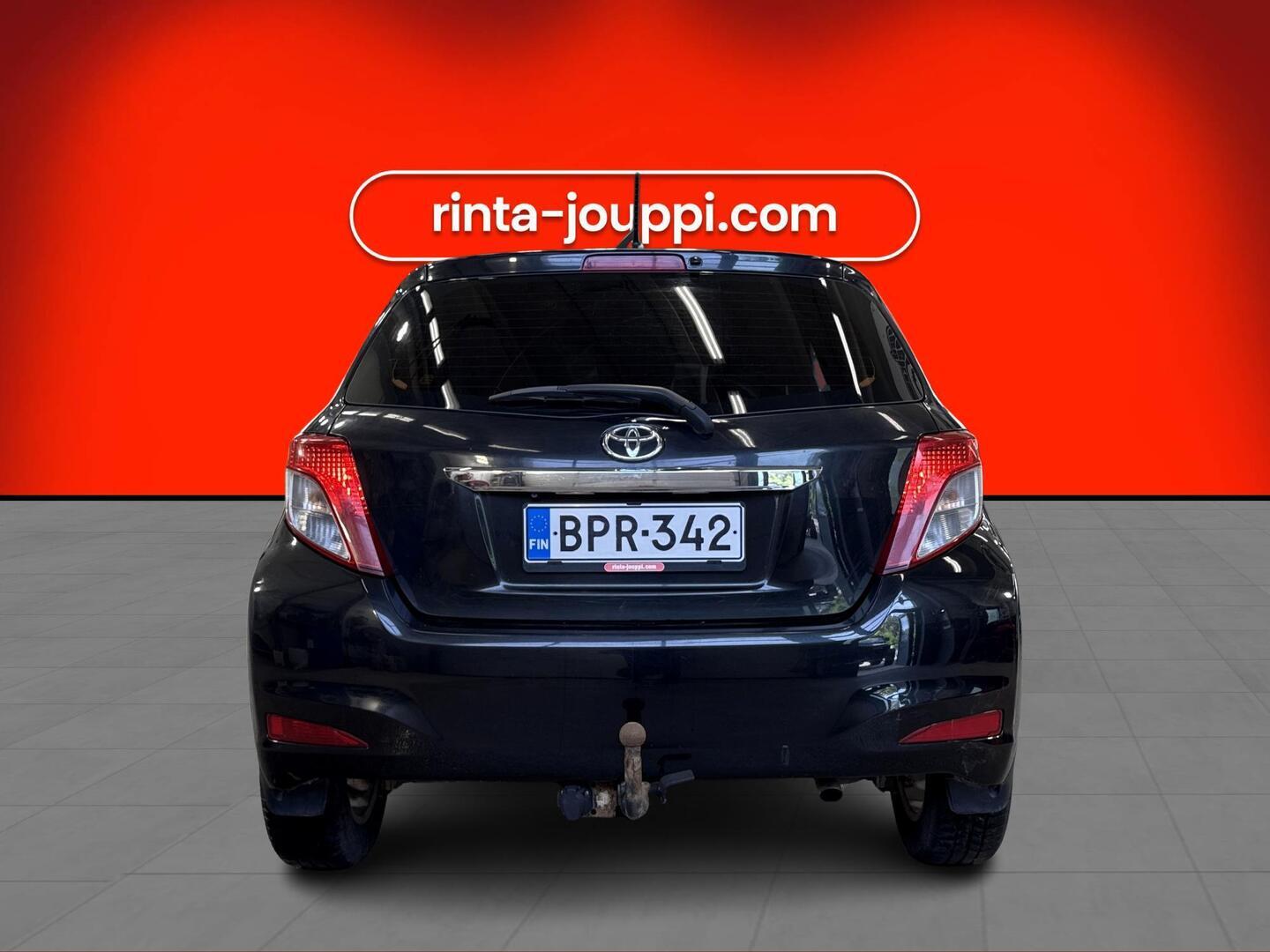 TOYOTA Yaris 2012