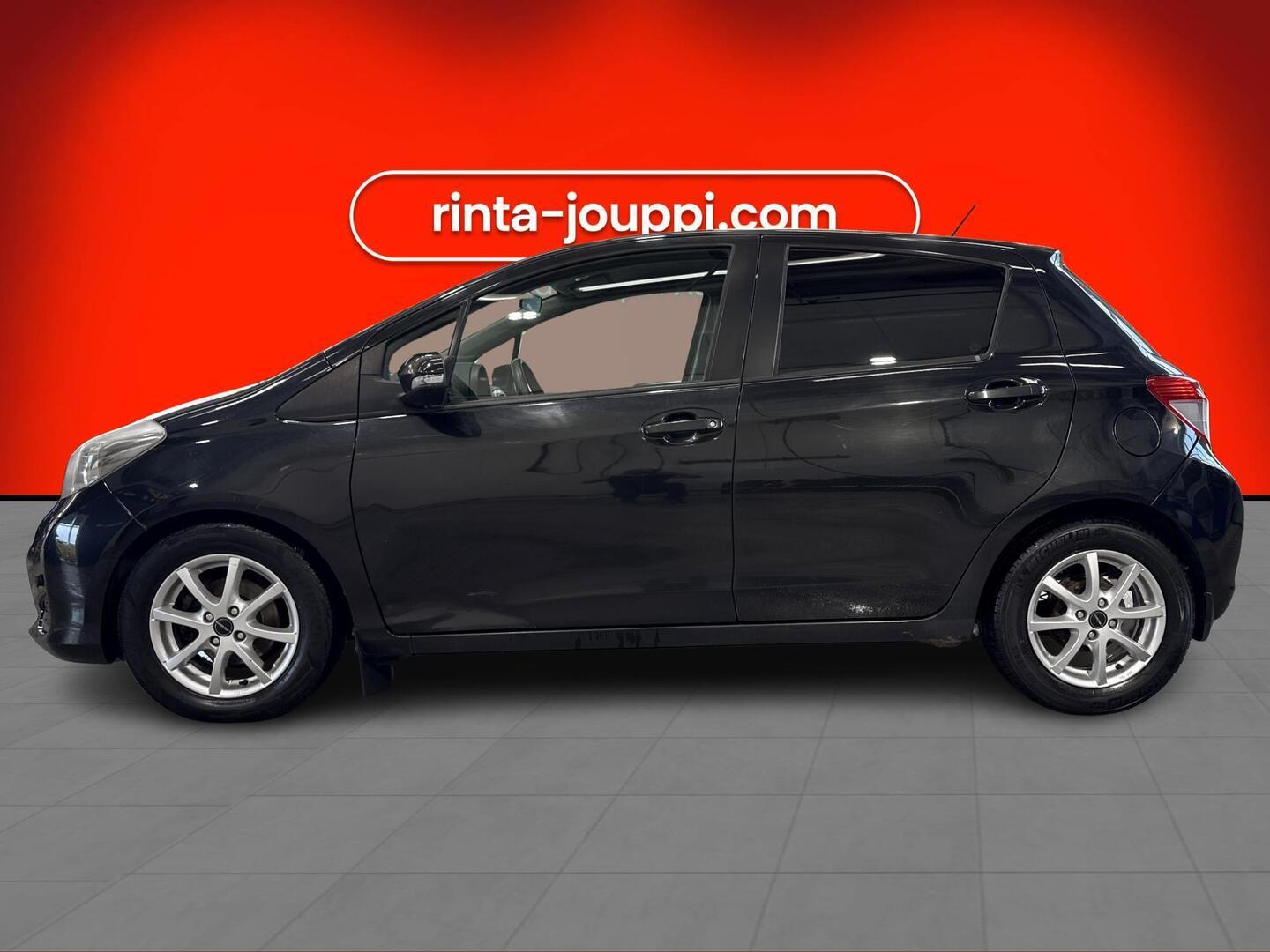 TOYOTA Yaris 2012