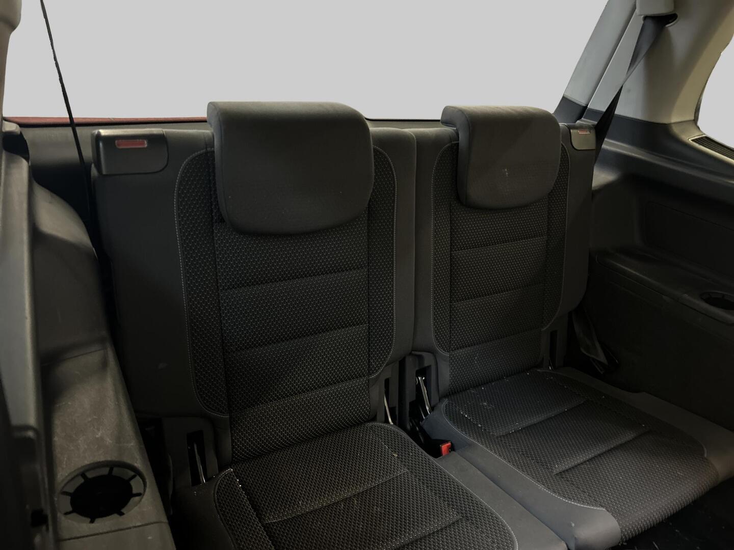 VOLKSWAGEN Touran 2015