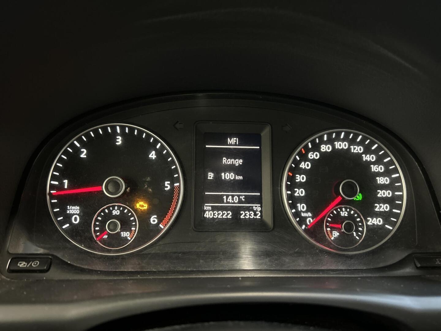 VOLKSWAGEN Touran 2015