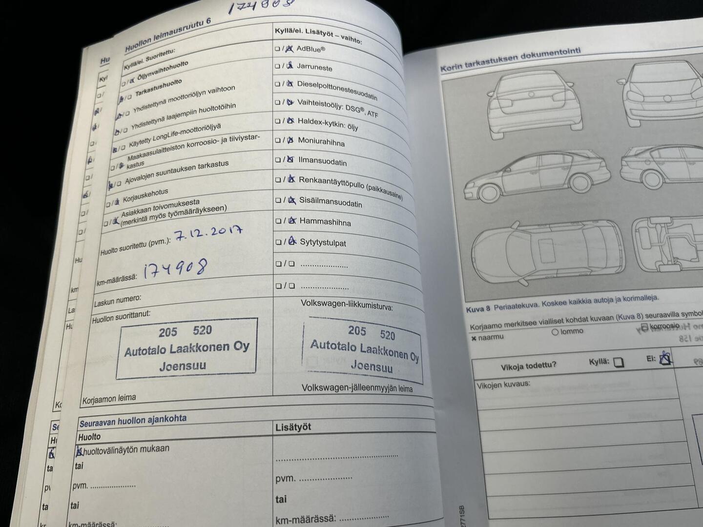 VOLKSWAGEN Touran 2015