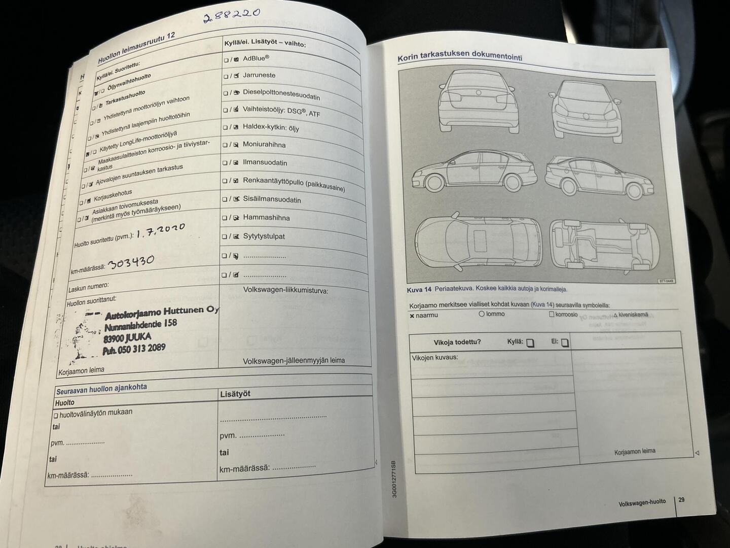 VOLKSWAGEN Touran 2015