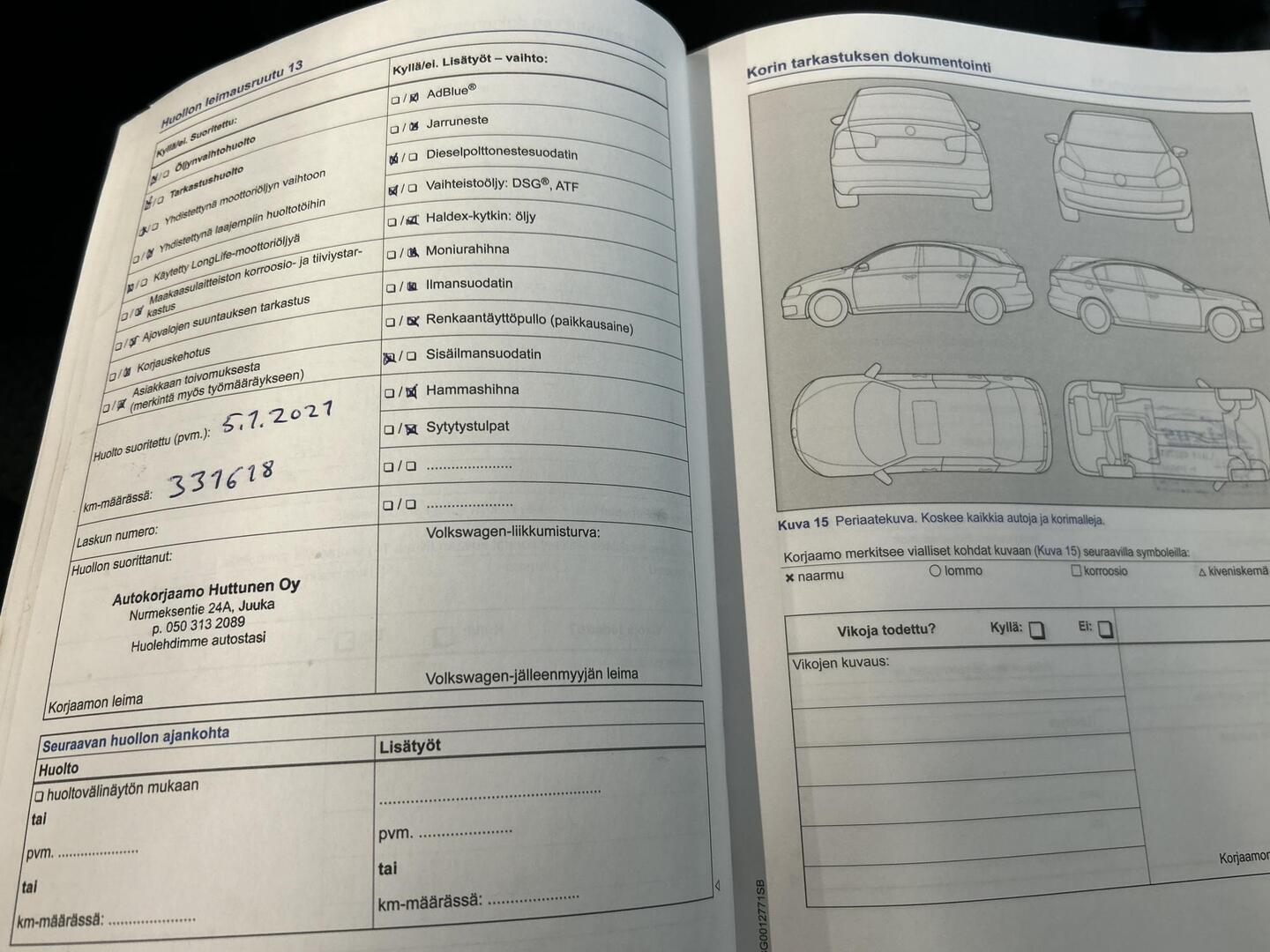 VOLKSWAGEN Touran 2015
