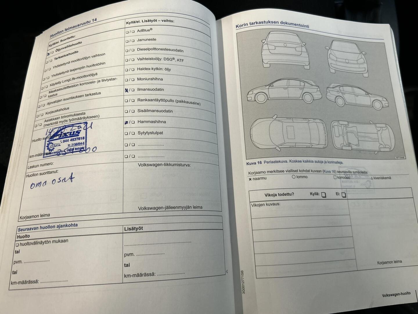 VOLKSWAGEN Touran 2015