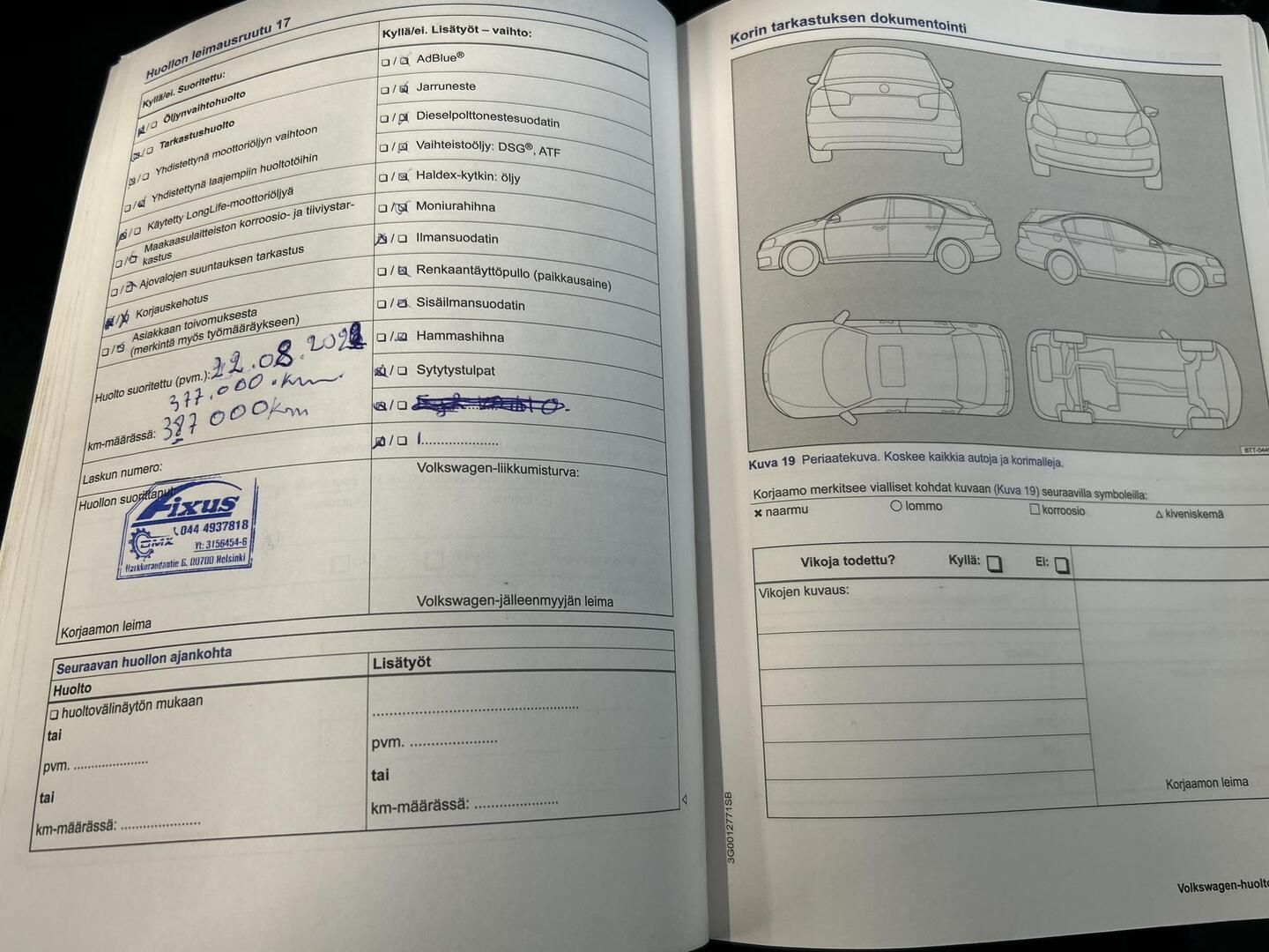 VOLKSWAGEN Touran 2015