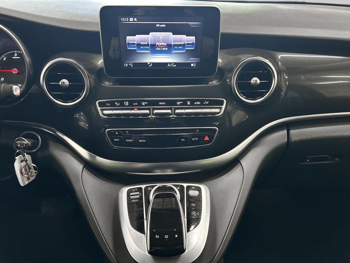 MERCEDES-BENZ V 2015