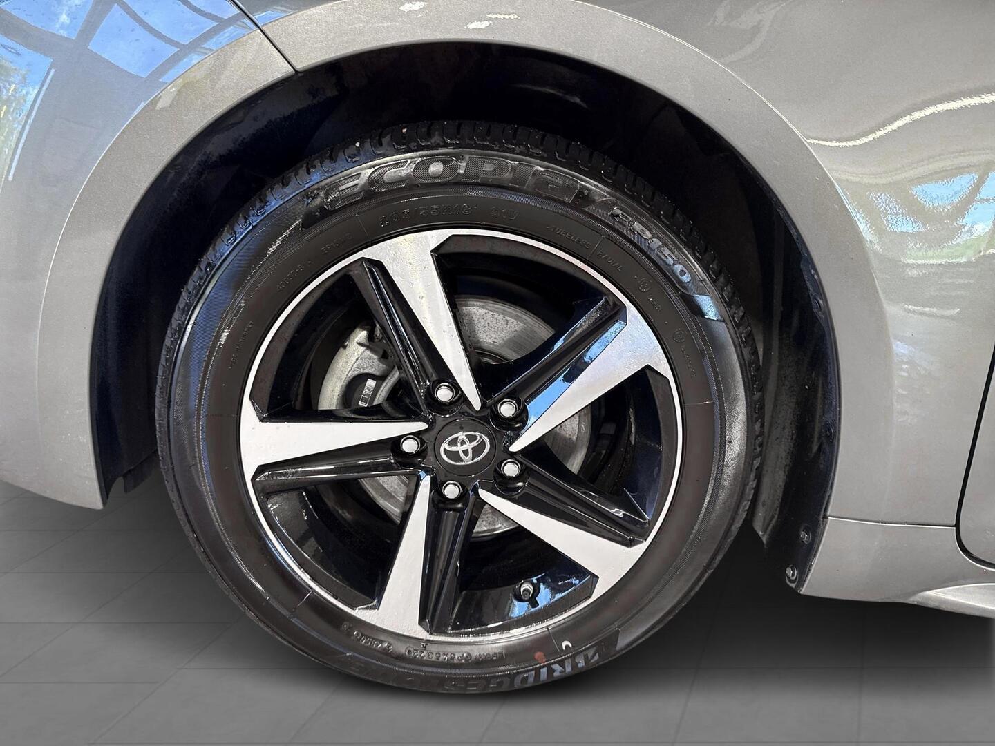 TOYOTA Corolla 2024