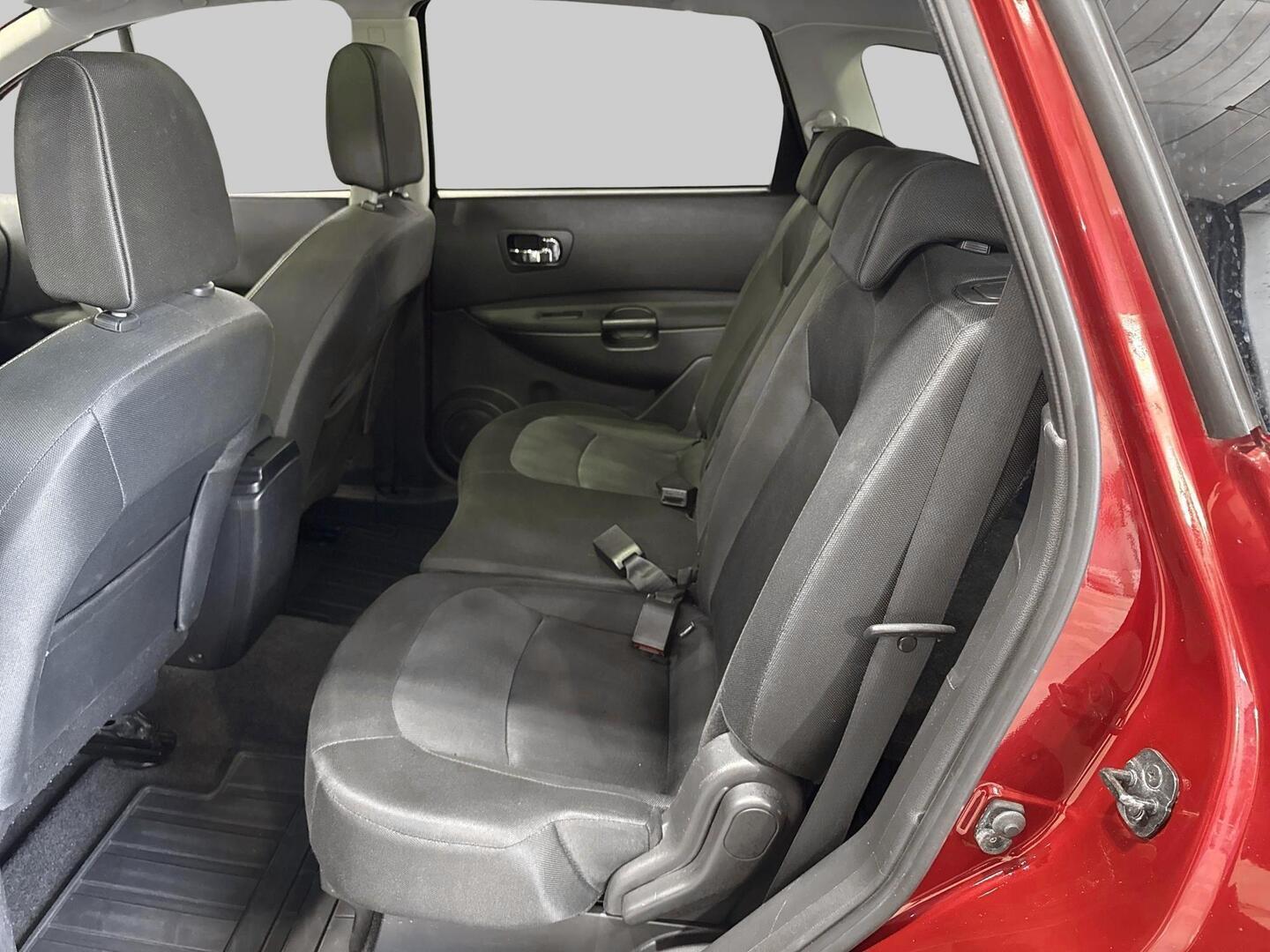 NISSAN Qashqai+2 2011