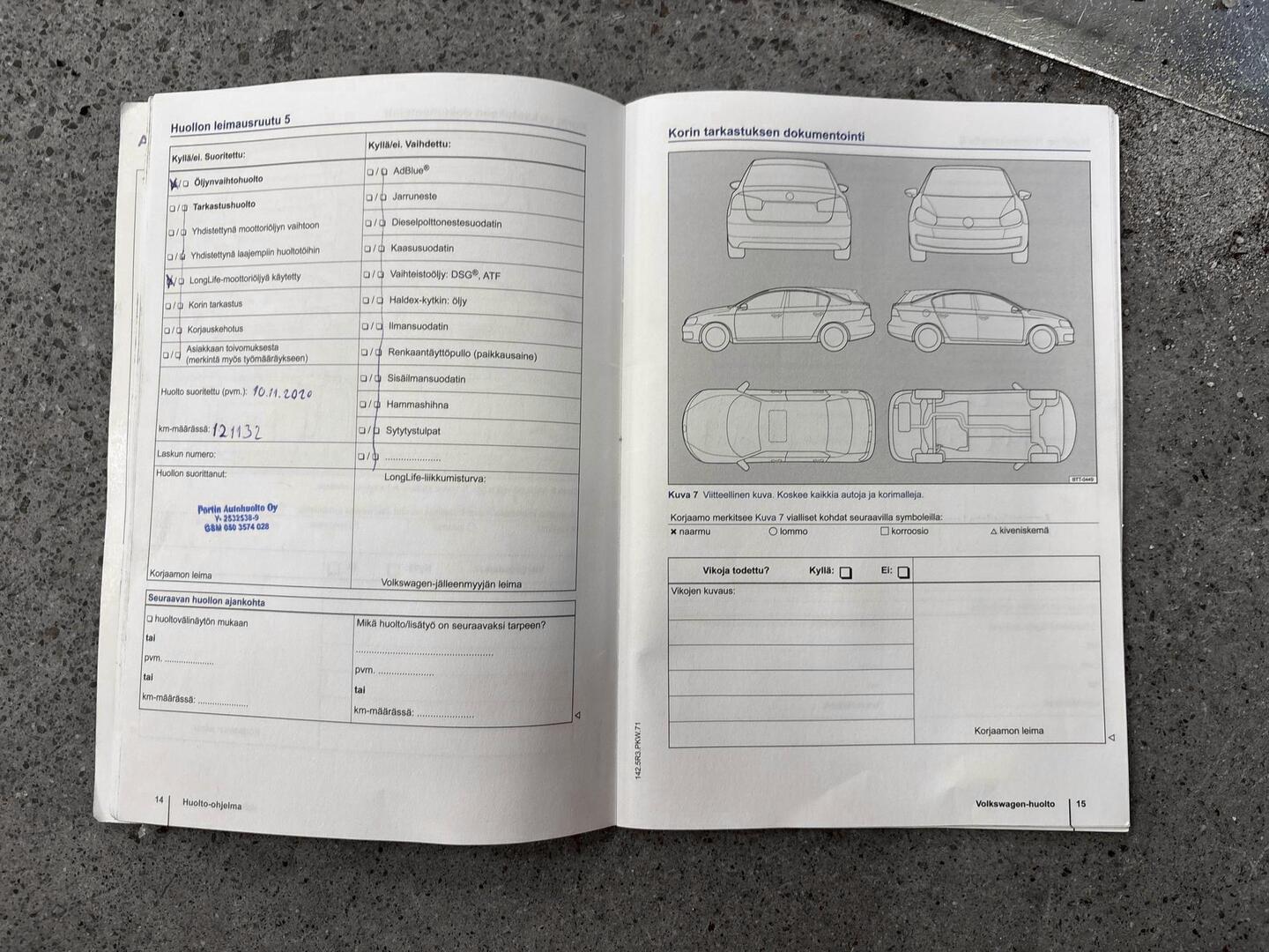 VOLKSWAGEN Polo 2015