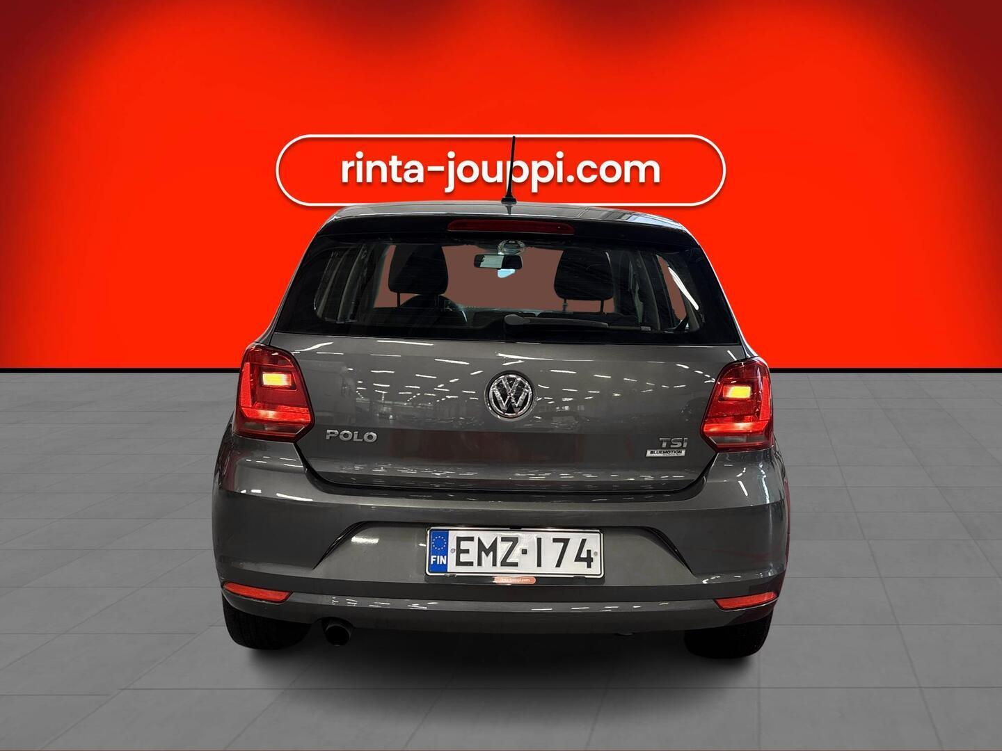 VOLKSWAGEN Polo 2015
