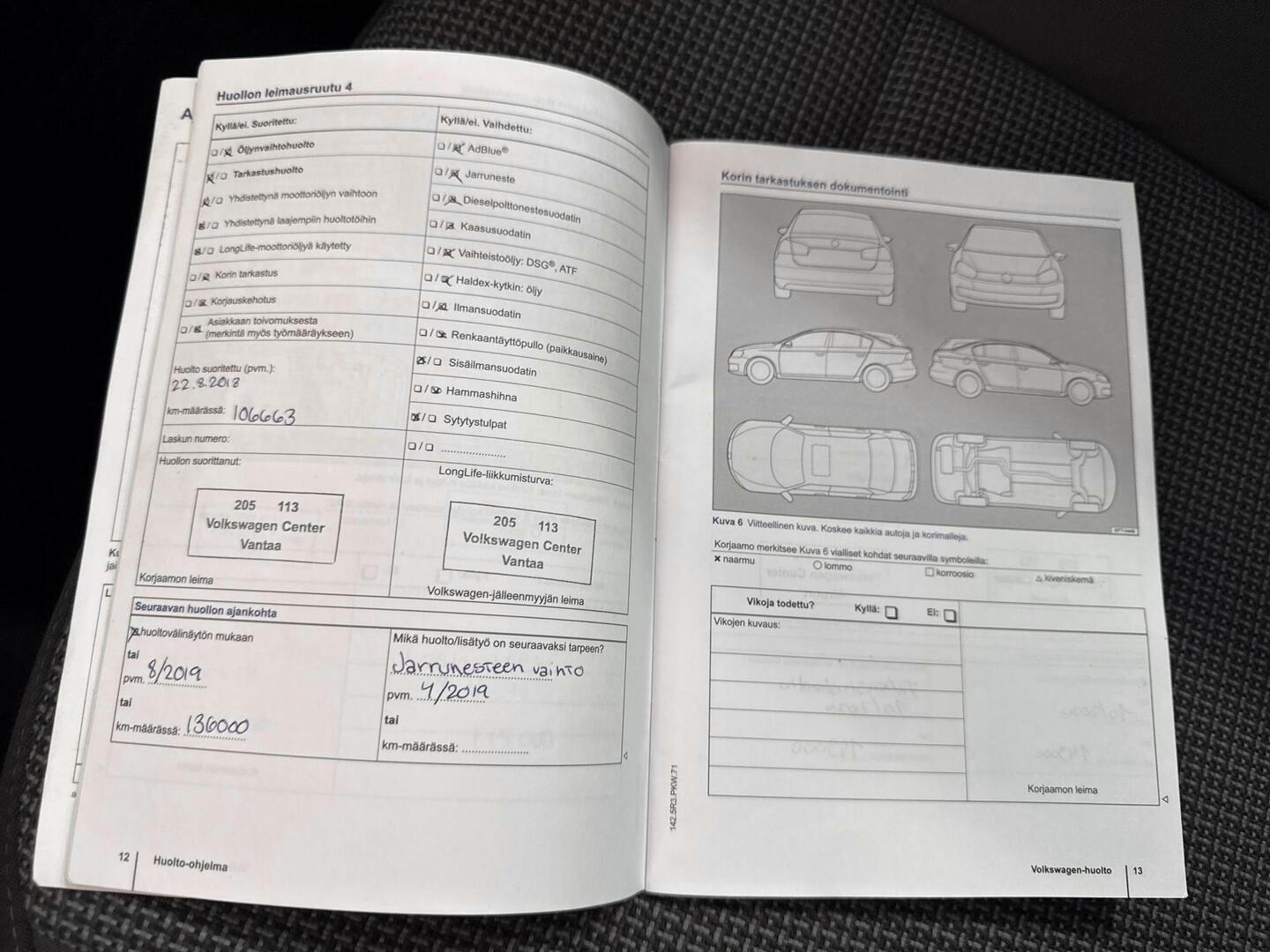 VOLKSWAGEN Beetle 2014