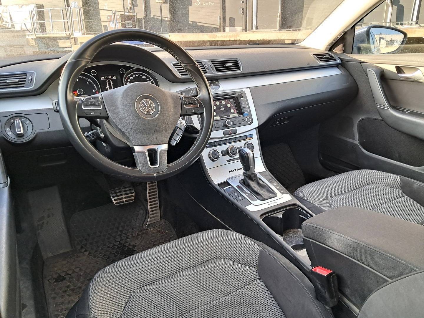 VOLKSWAGEN Passat 2014