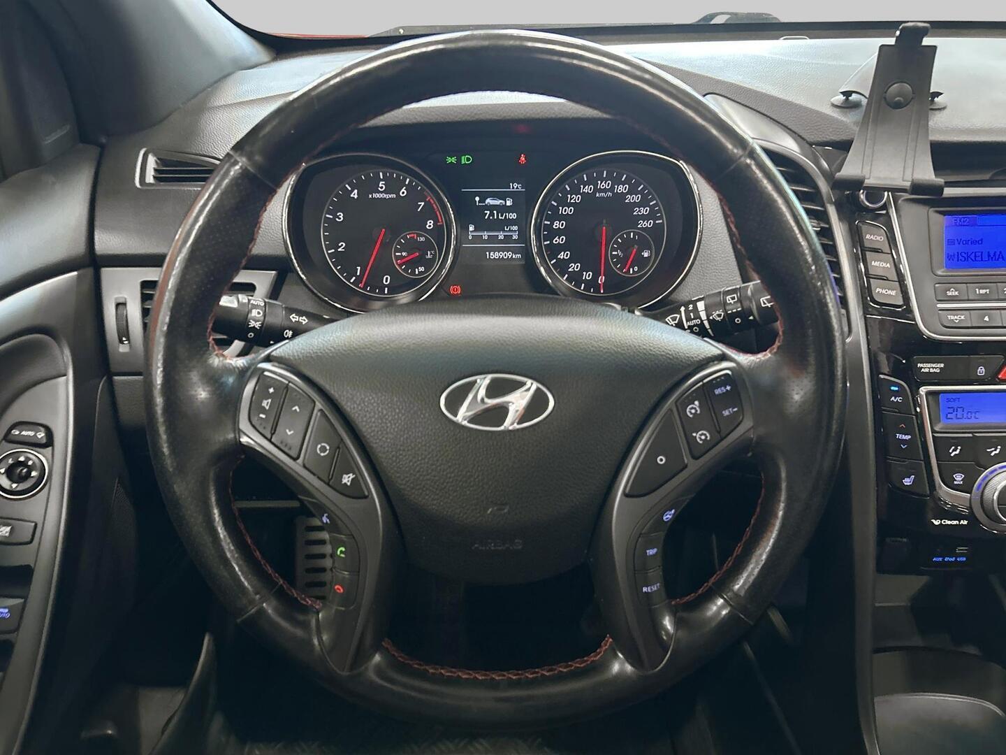HYUNDAI i30 5d 2016