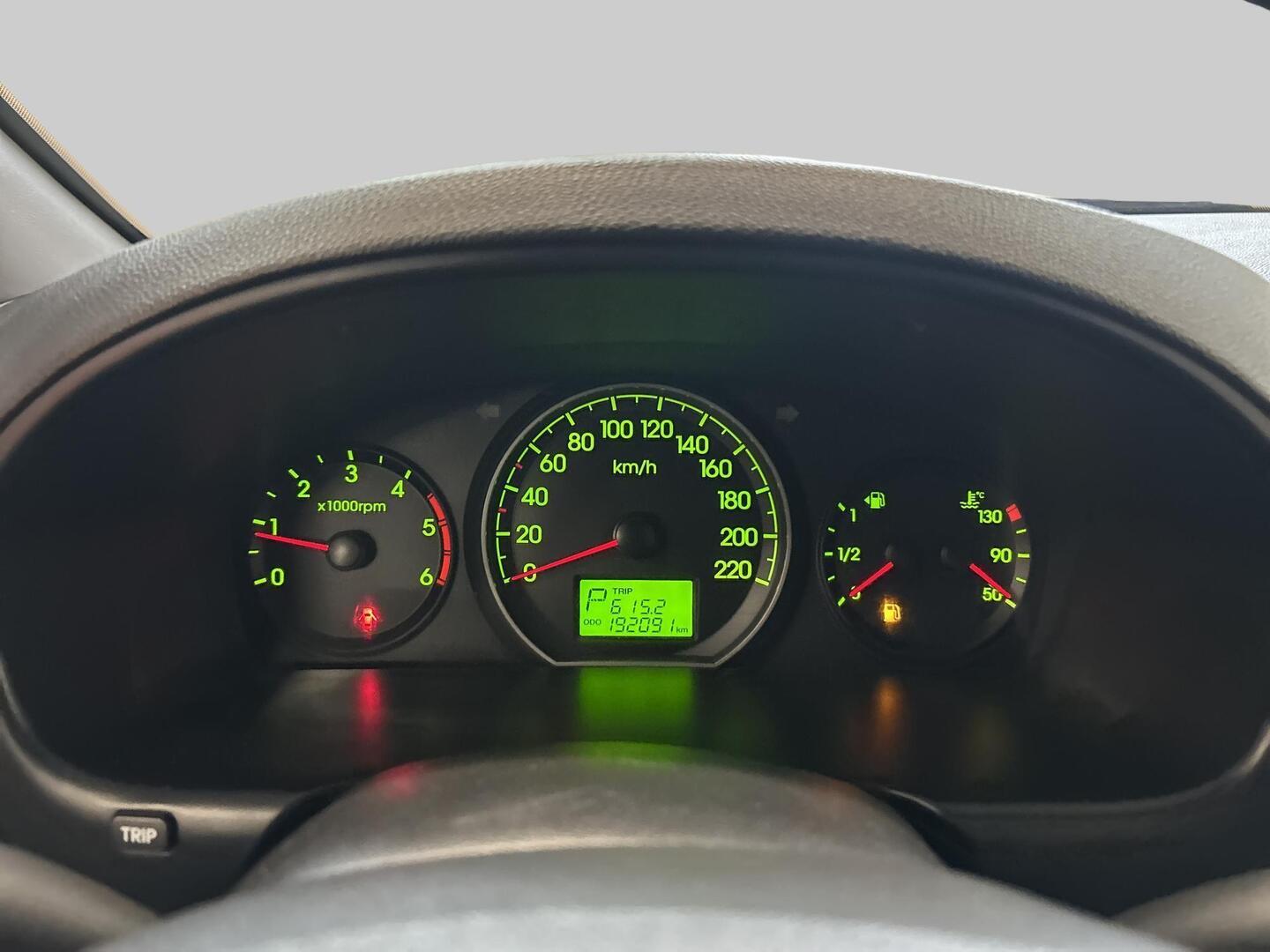 HYUNDAI H-1 2012