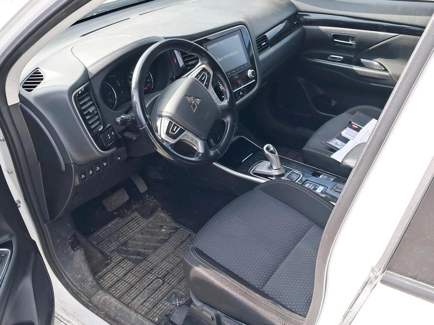 MITSUBISHI Outlander PHEV 2019