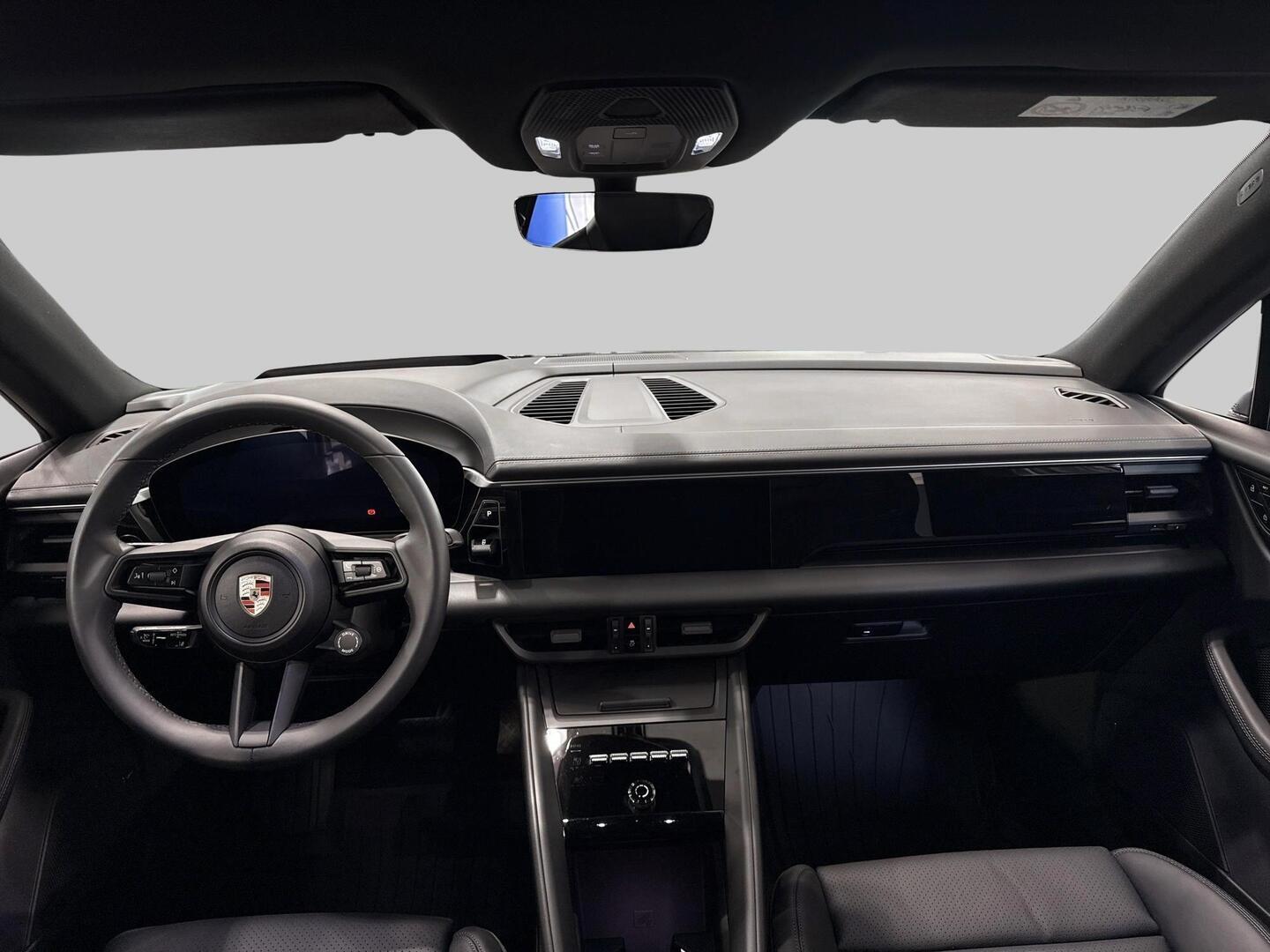 PORSCHE Macan 2024