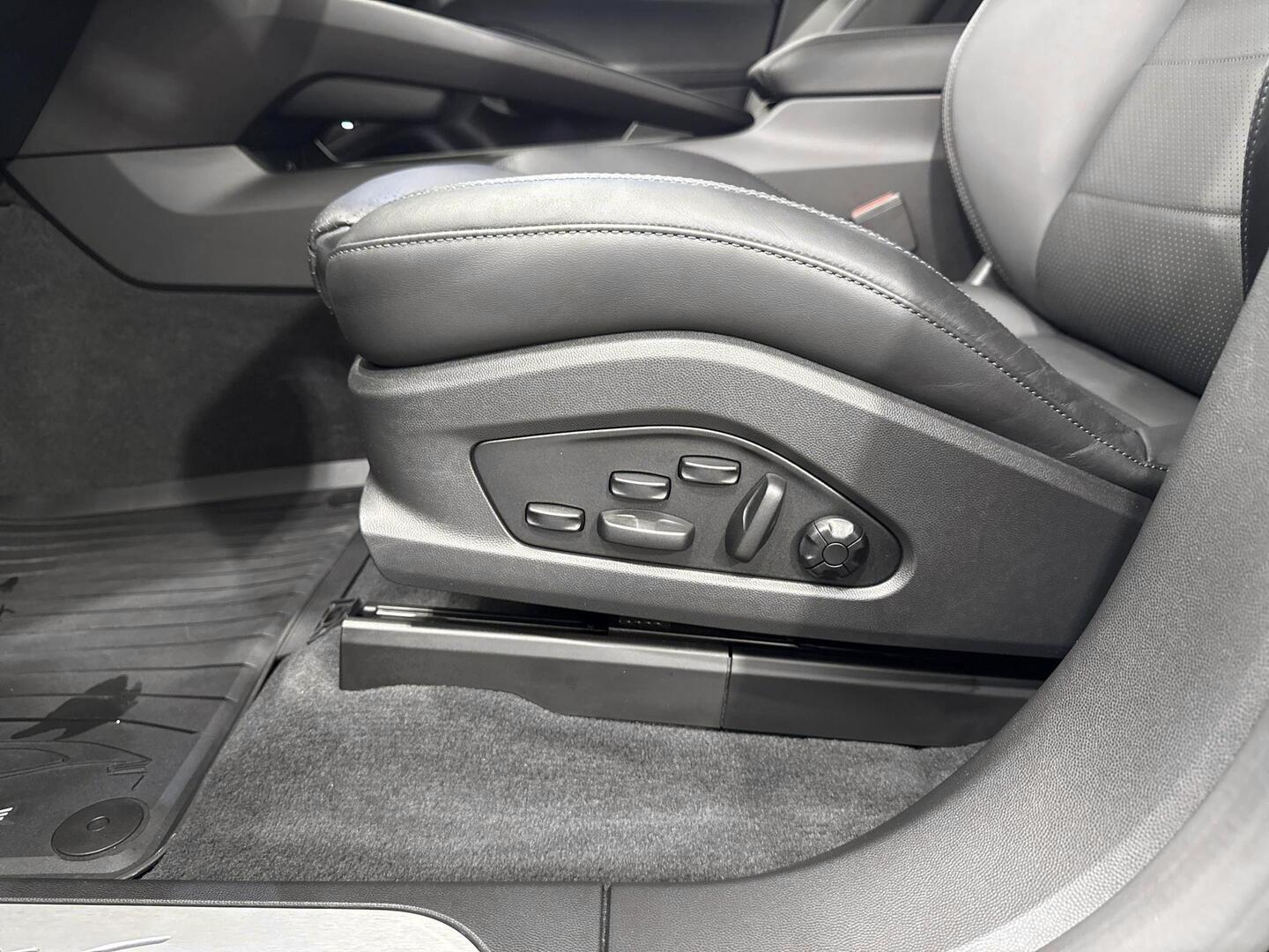 PORSCHE Macan 2024