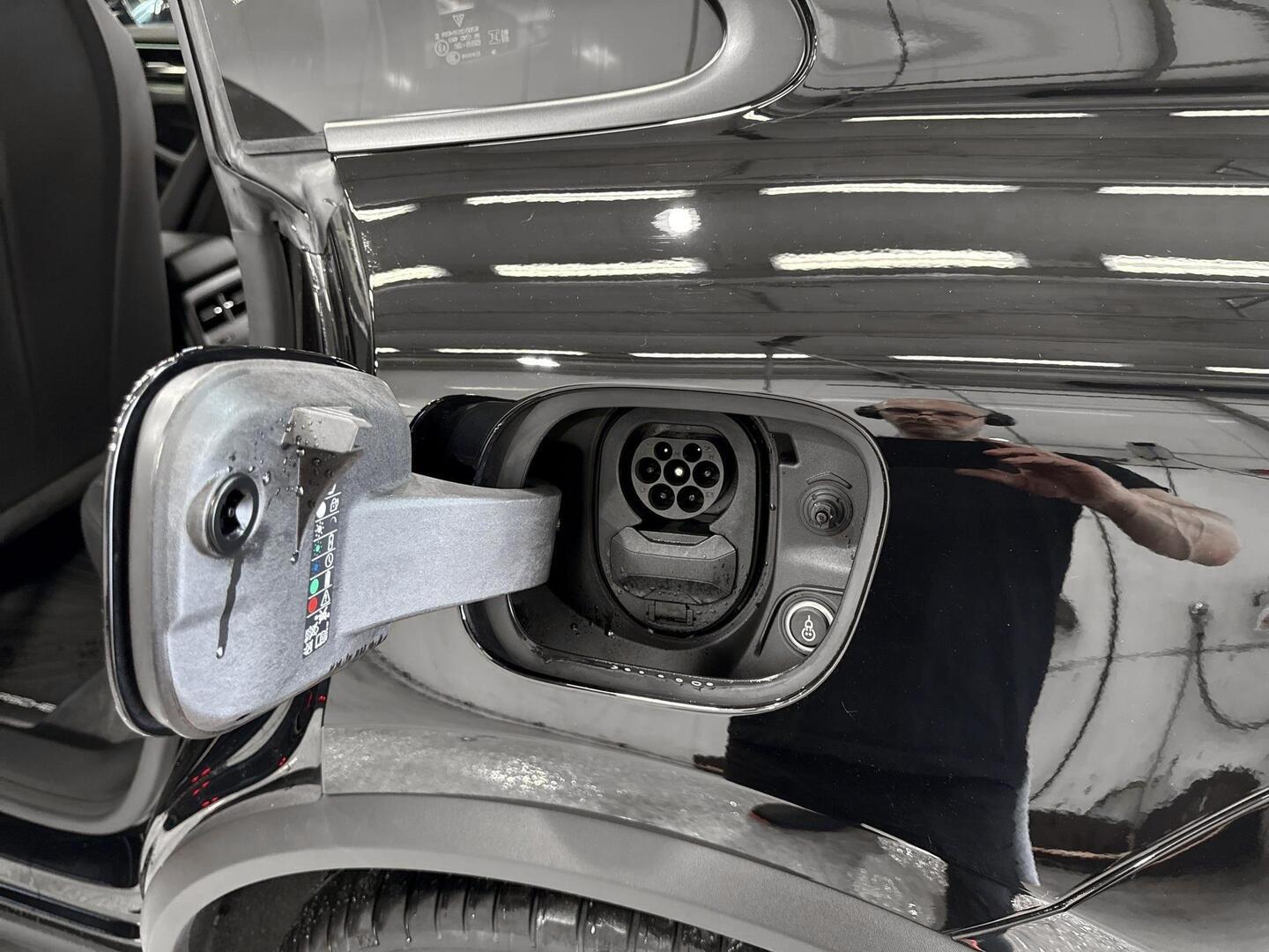 PORSCHE Macan 2024