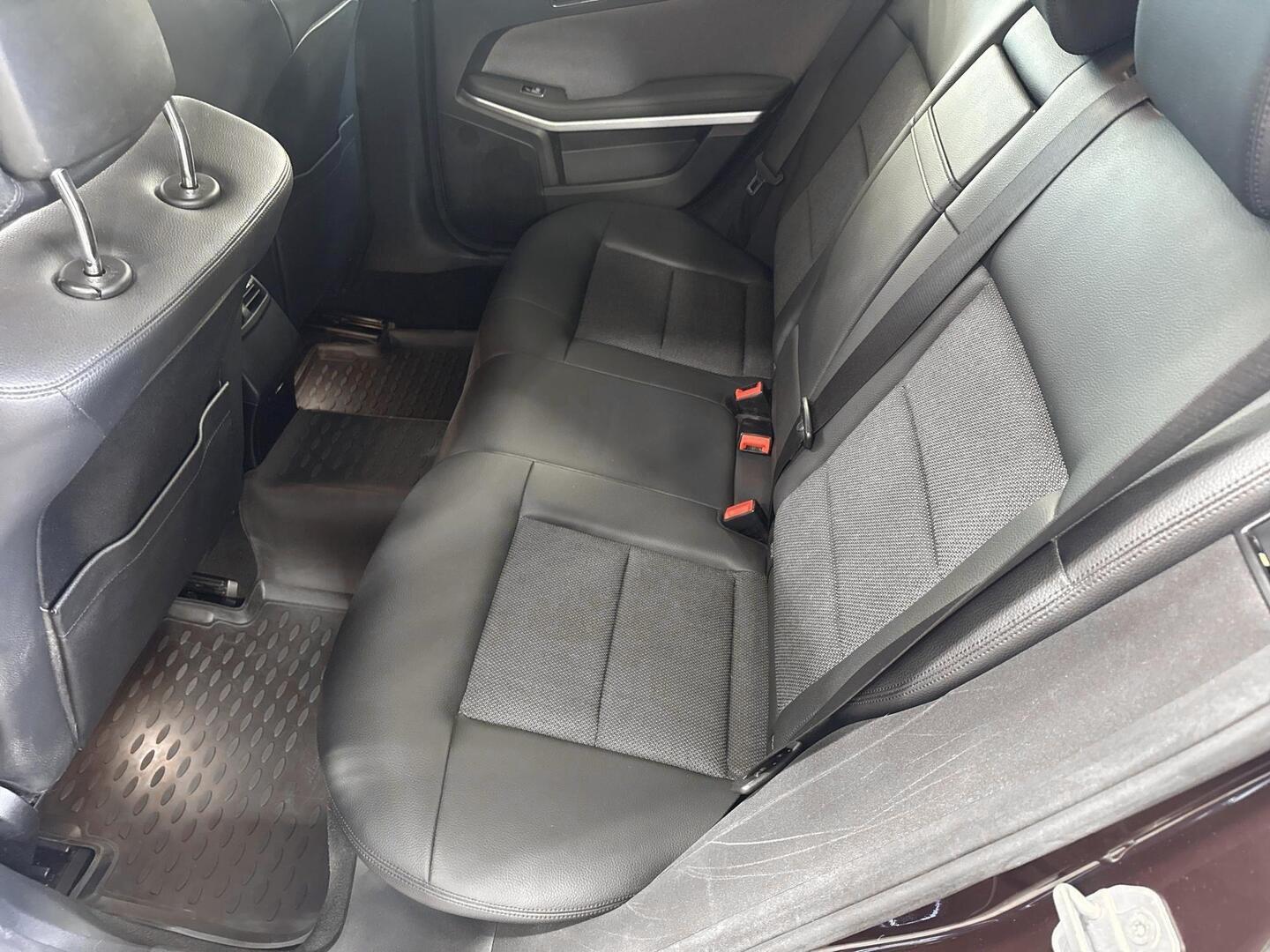 MERCEDES-BENZ E 2010