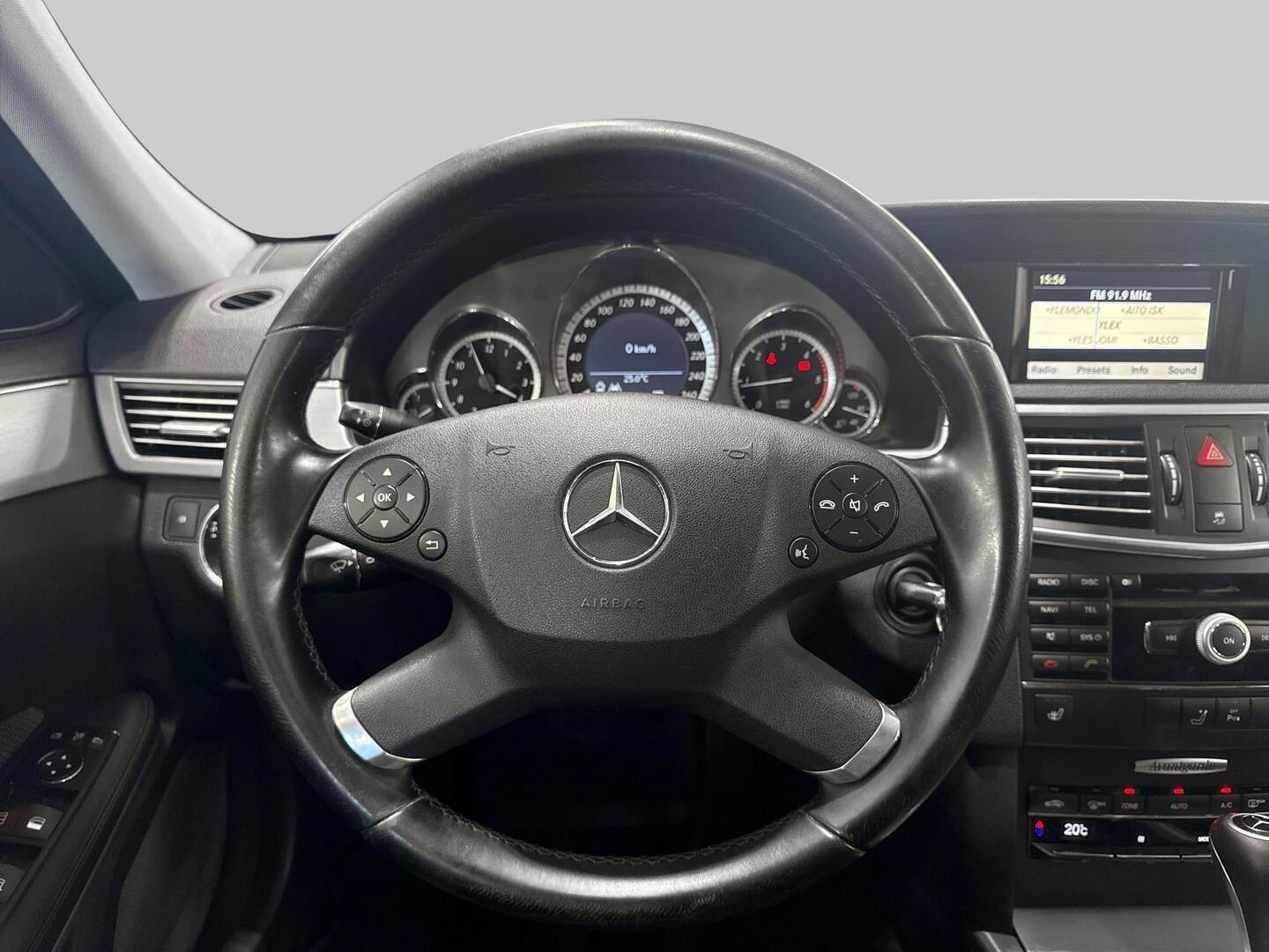 MERCEDES-BENZ E 2010