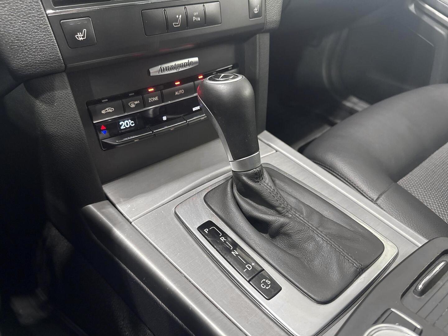 MERCEDES-BENZ E 2010