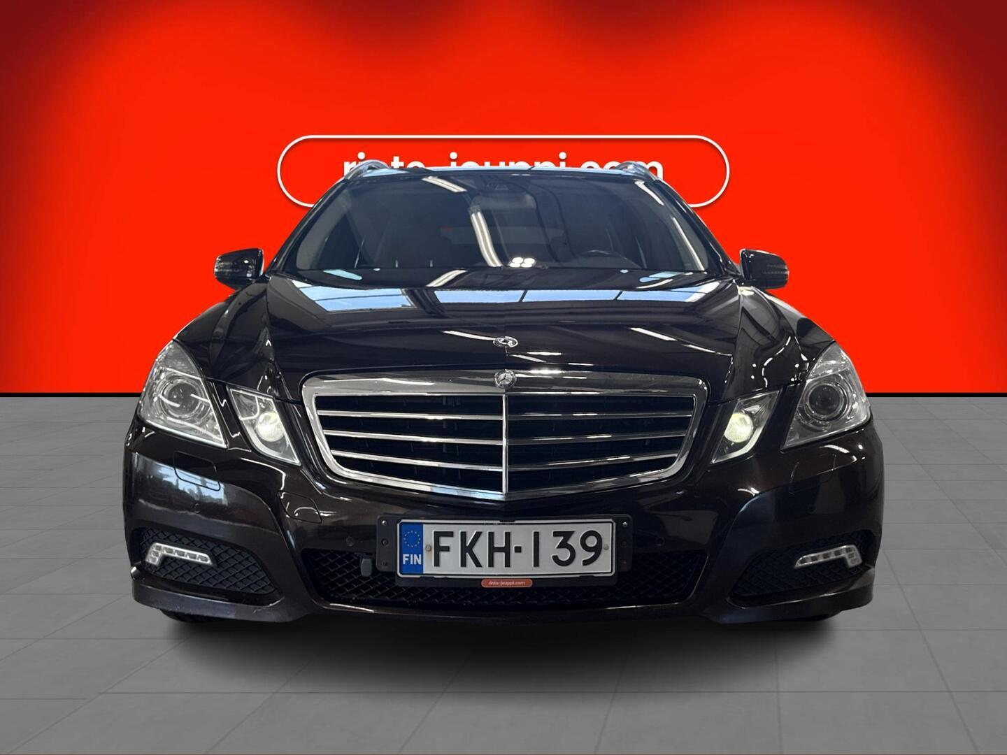 MERCEDES-BENZ E 2010