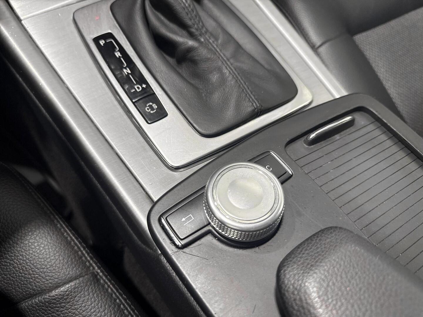 MERCEDES-BENZ E 2010