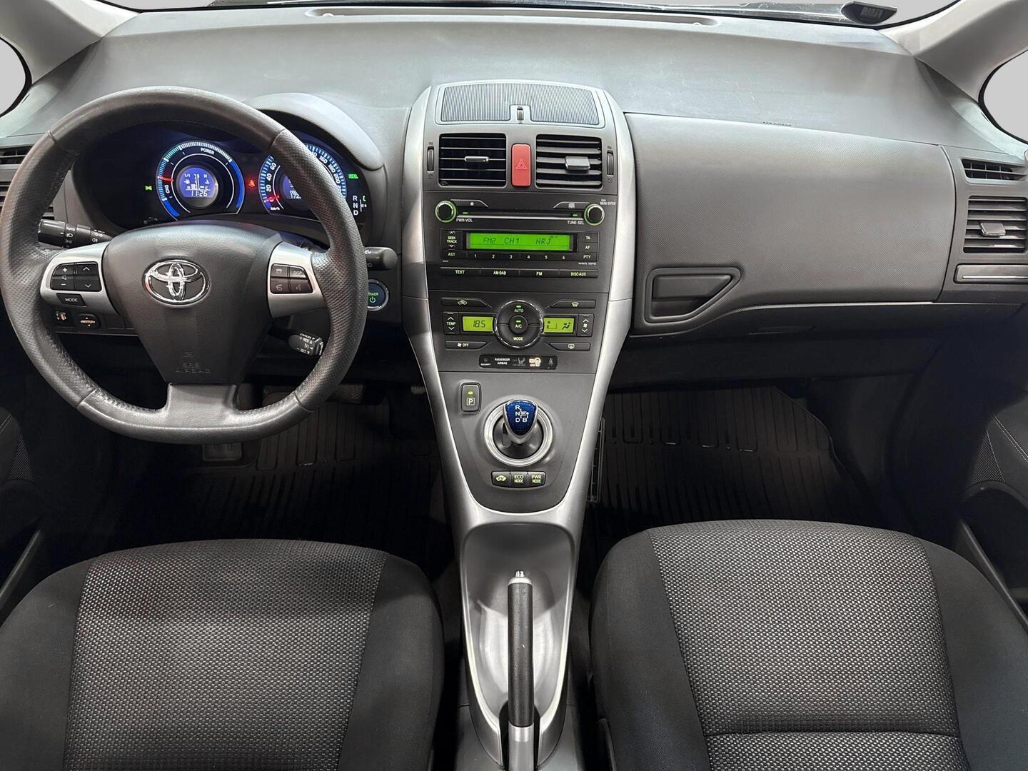 TOYOTA Auris 2012
