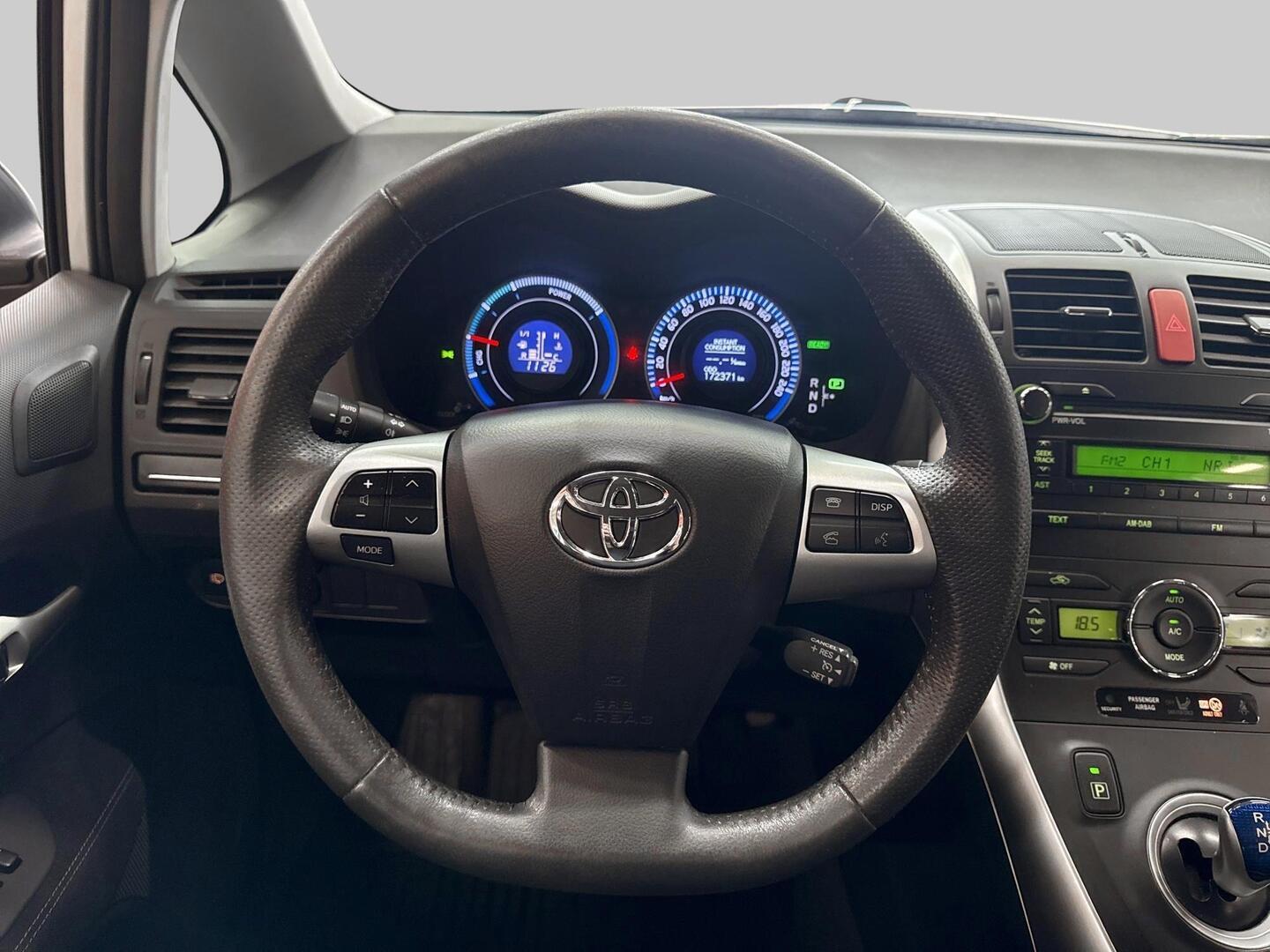 TOYOTA Auris 2012