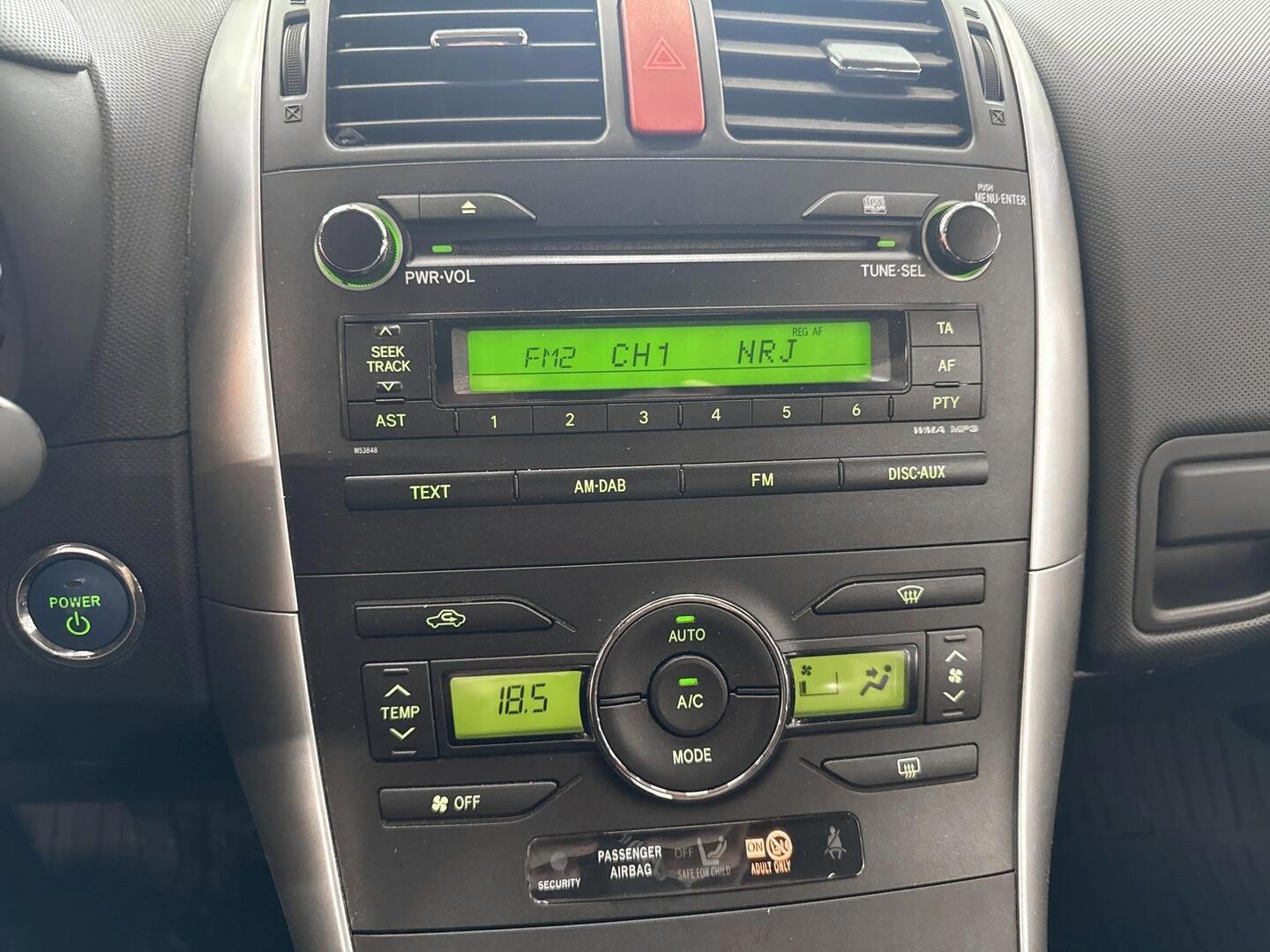 TOYOTA Auris 2012