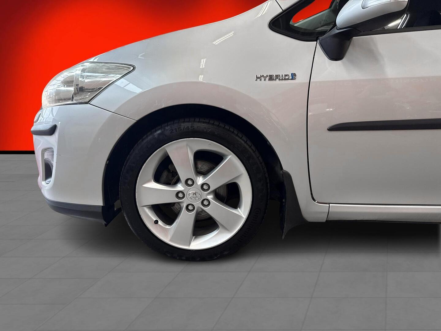 TOYOTA Auris 2012