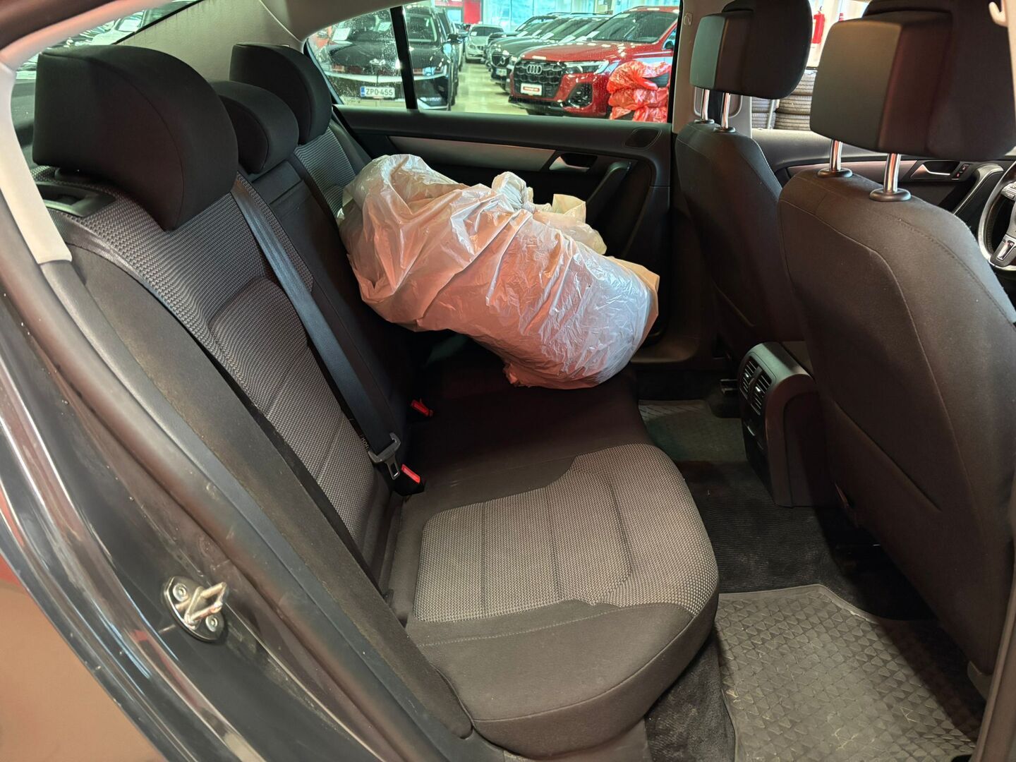 VOLKSWAGEN Passat 2014