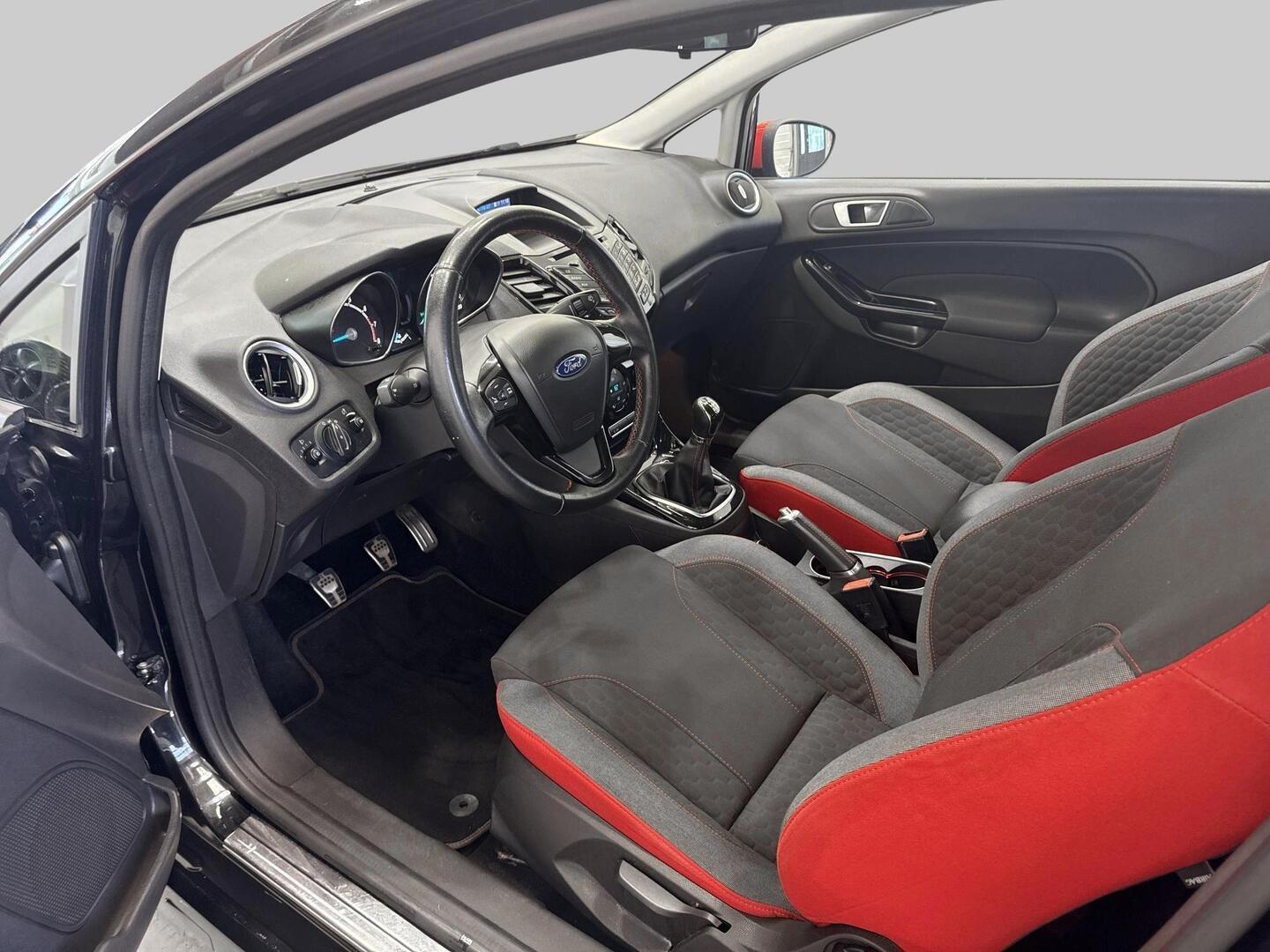 FORD Fiesta 2015