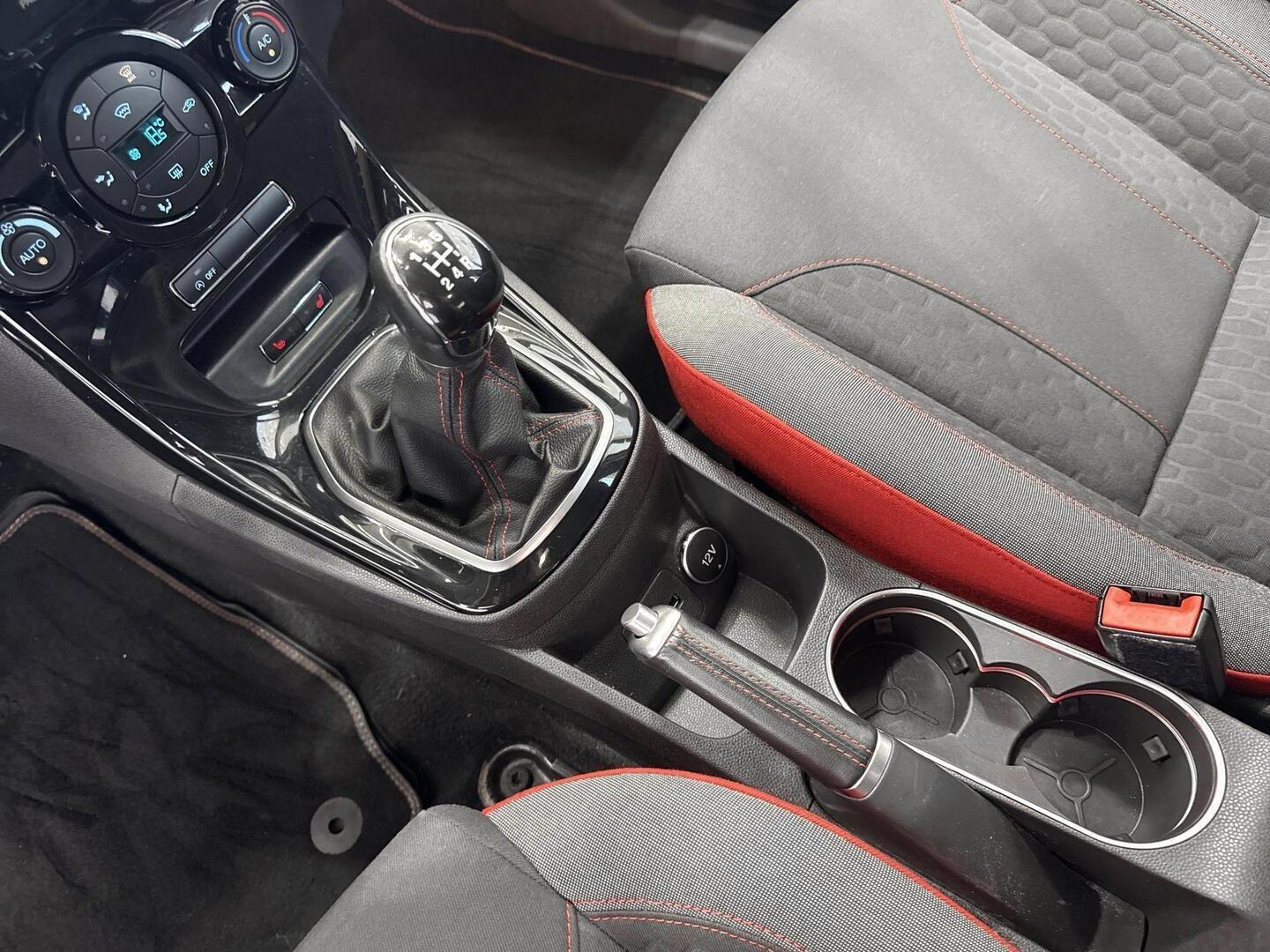 FORD Fiesta 2015