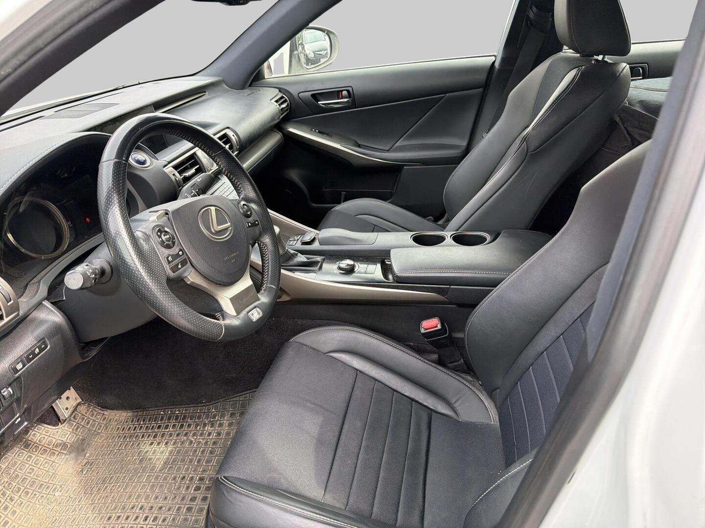 LEXUS IS 2013